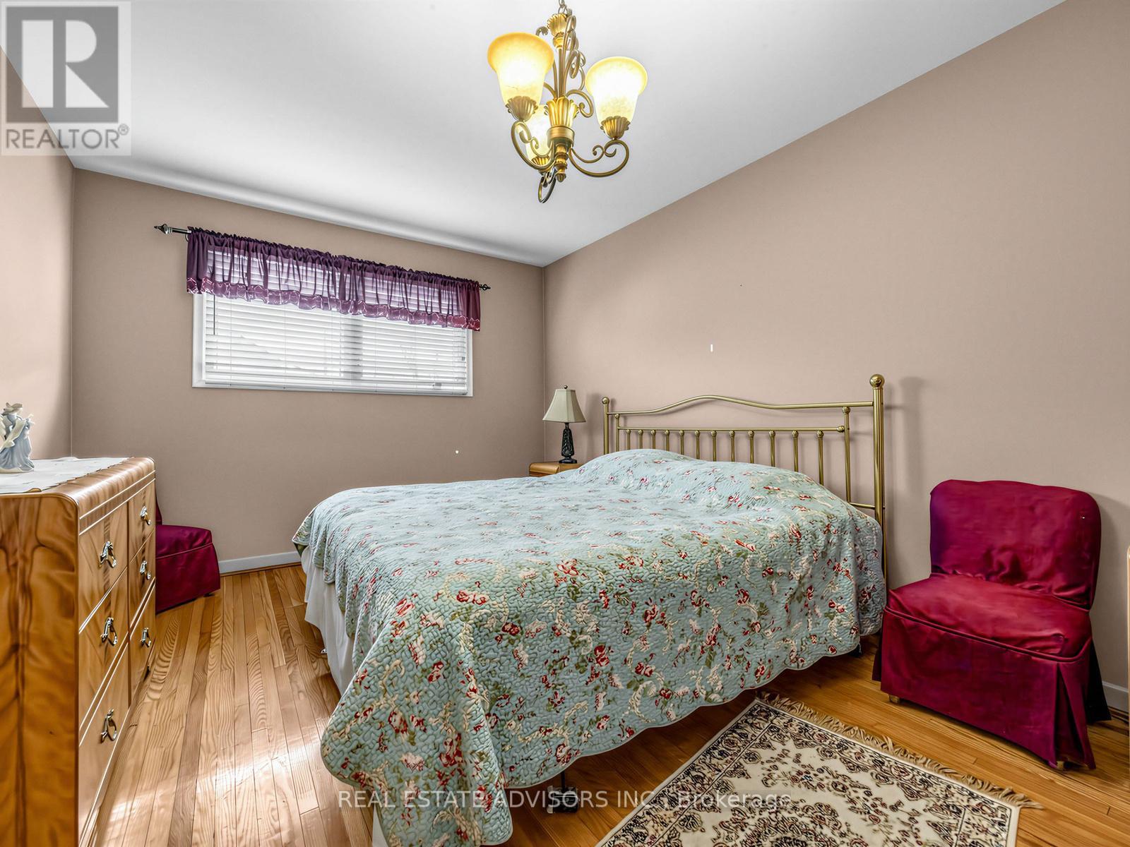 175 Lindylou Road, Toronto, Ontario  M9M 2B8 - Photo 16 - W13029868