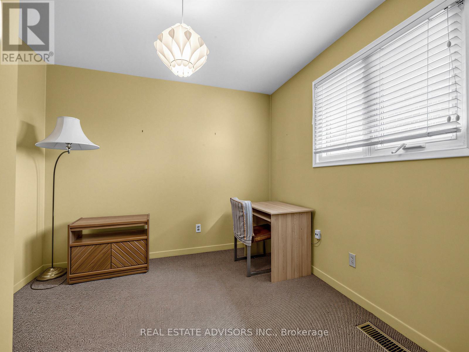 175 Lindylou Road, Toronto, Ontario  M9M 2B8 - Photo 17 - W13029868