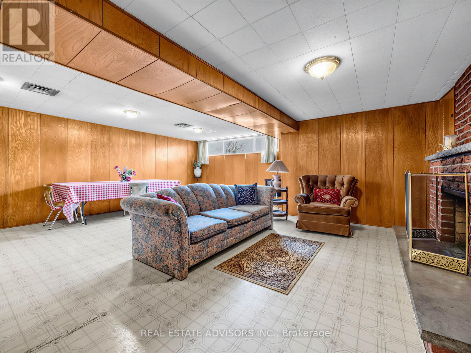 175 Lindylou Road, Toronto, Ontario  M9M 2B8 - Photo 19 - W13029868