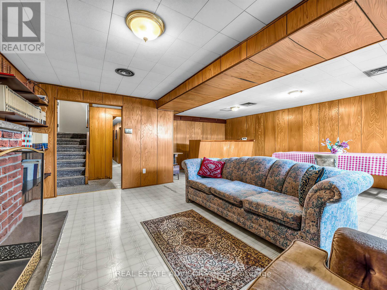 175 Lindylou Road, Toronto, Ontario  M9M 2B8 - Photo 21 - W13029868