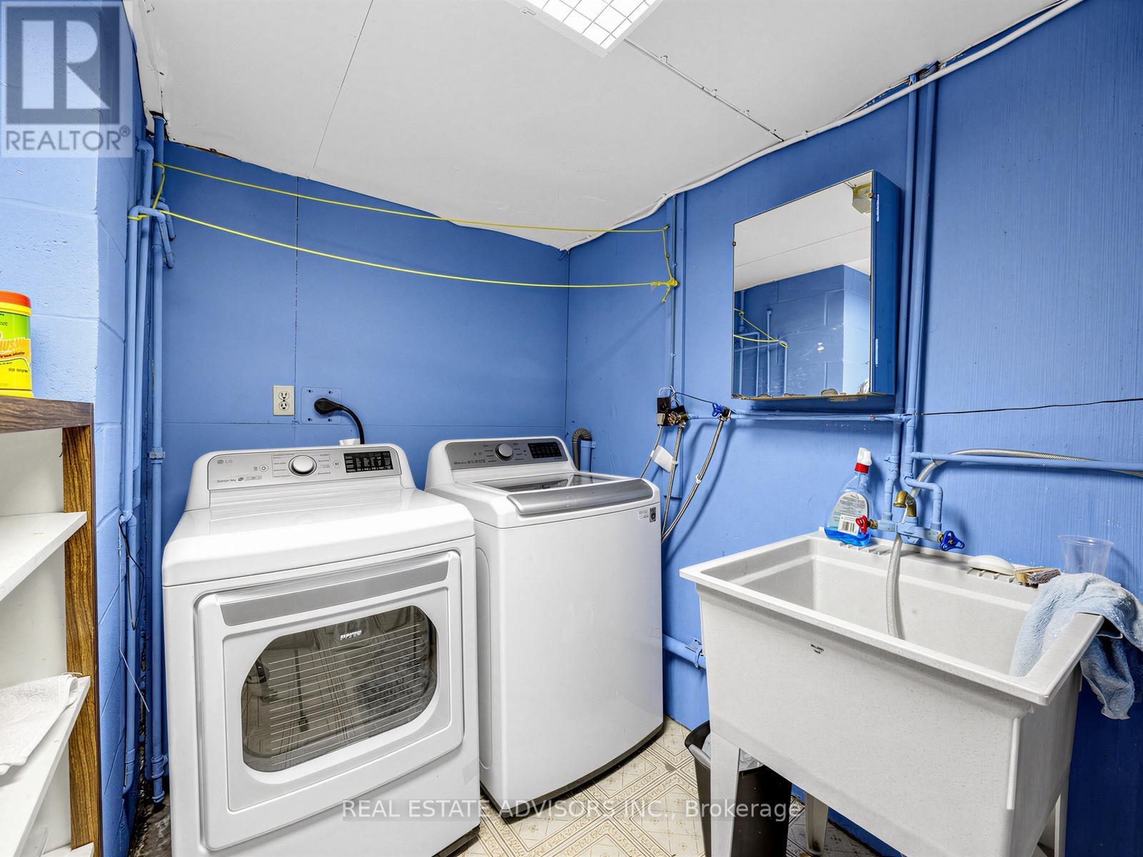 175 Lindylou Road, Toronto, Ontario  M9M 2B8 - Photo 27 - W13029868