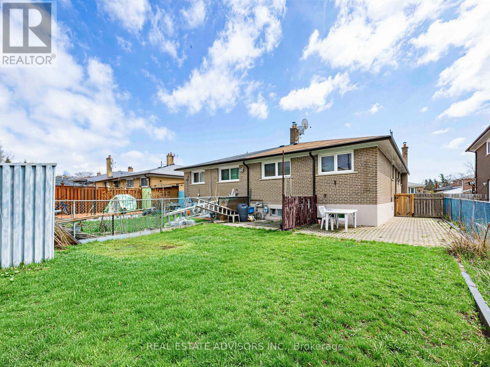 175 Lindylou Road, Toronto, Ontario  M9M 2B8 - Photo 32 - W13029868