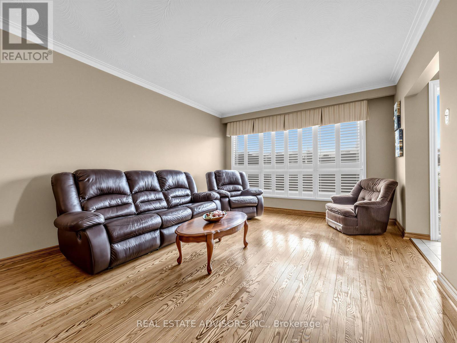 175 Lindylou Road, Toronto, Ontario  M9M 2B8 - Photo 5 - W13029868