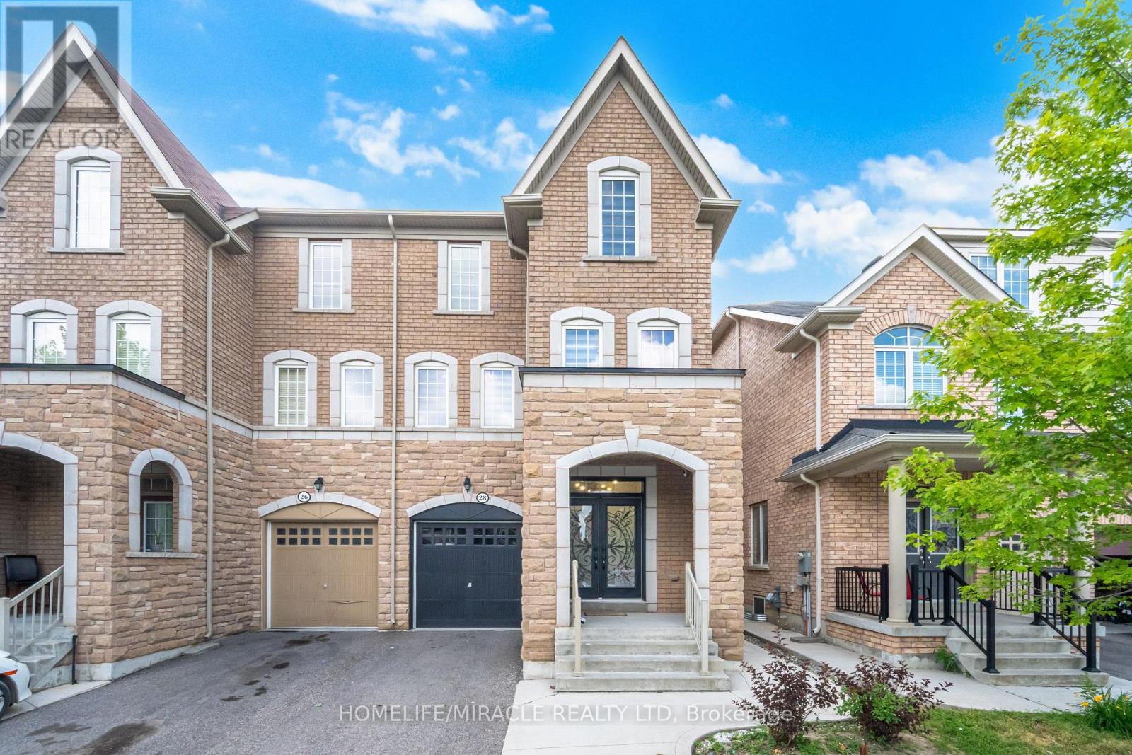 28 SUSSEXVALE DRIVE, Brampton, Ontario