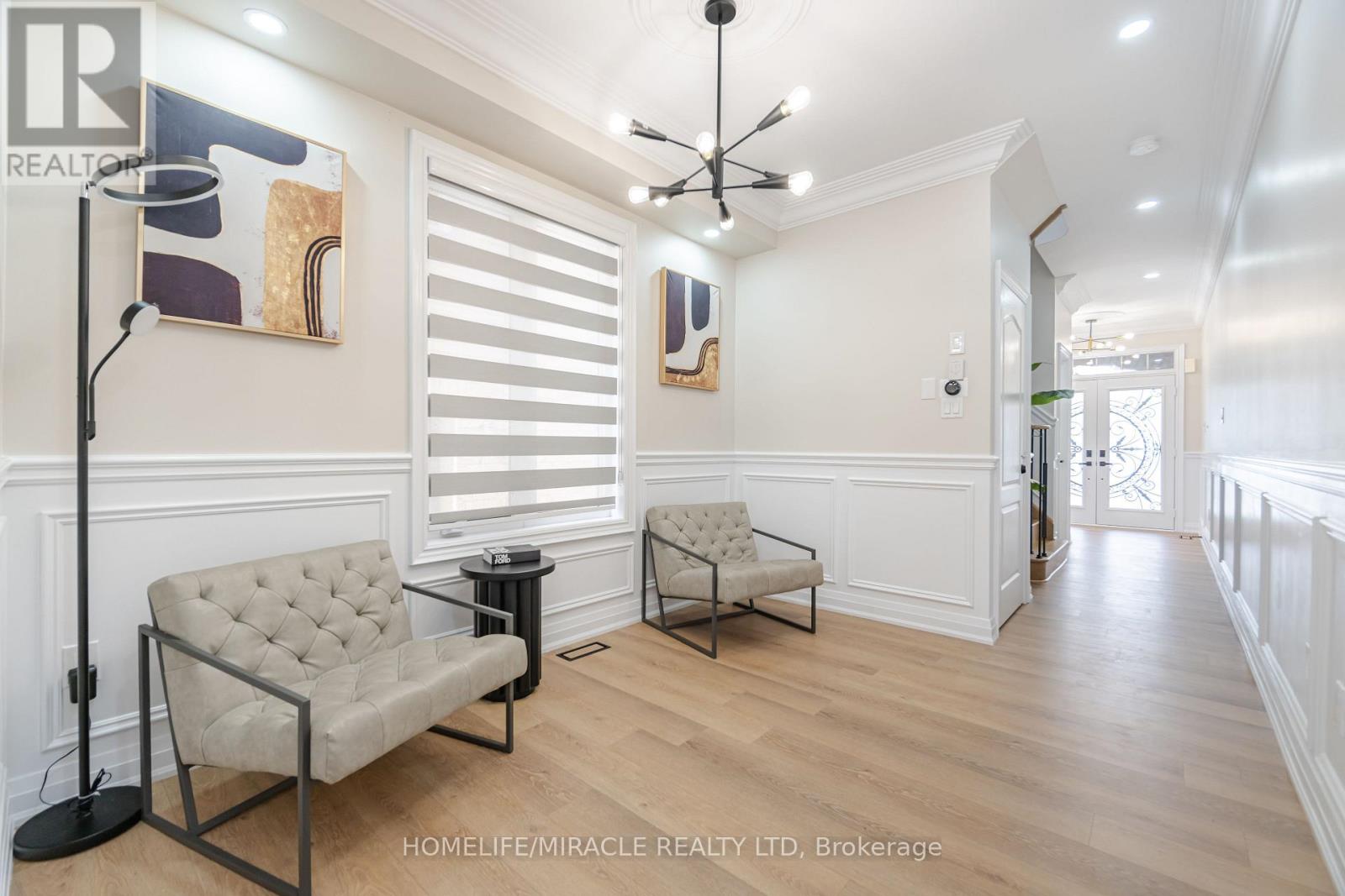 28 Sussexvale Drive, Brampton, Ontario  L6R 3S1 - Photo 5 - W13029872