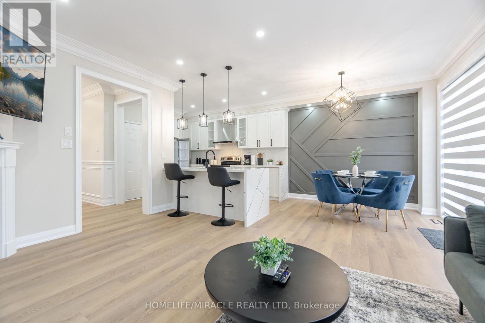 28 Sussexvale Drive, Brampton, Ontario  L6R 3S1 - Photo 7 - W13029872