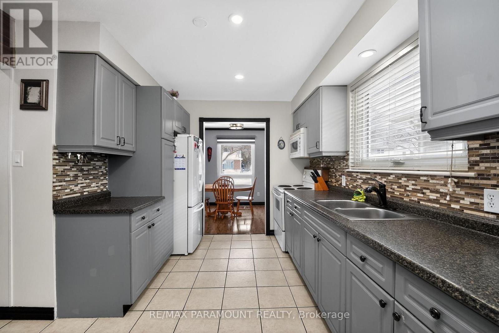 202 Archdekin Drive, Brampton, Ontario  L6V 1Z1 - Photo 16 - W13029890