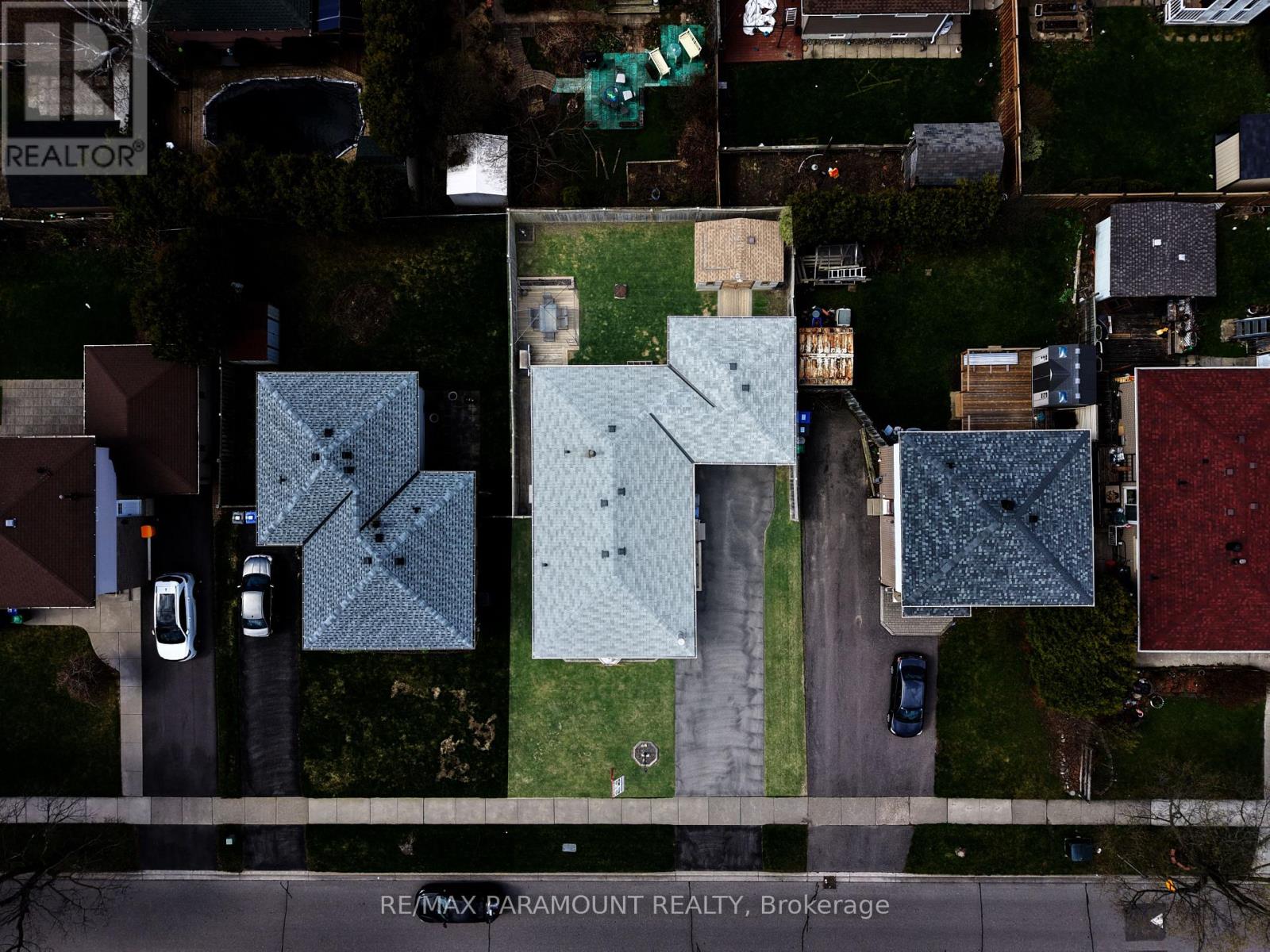 202 Archdekin Drive, Brampton, Ontario  L6V 1Z1 - Photo 3 - W13029890