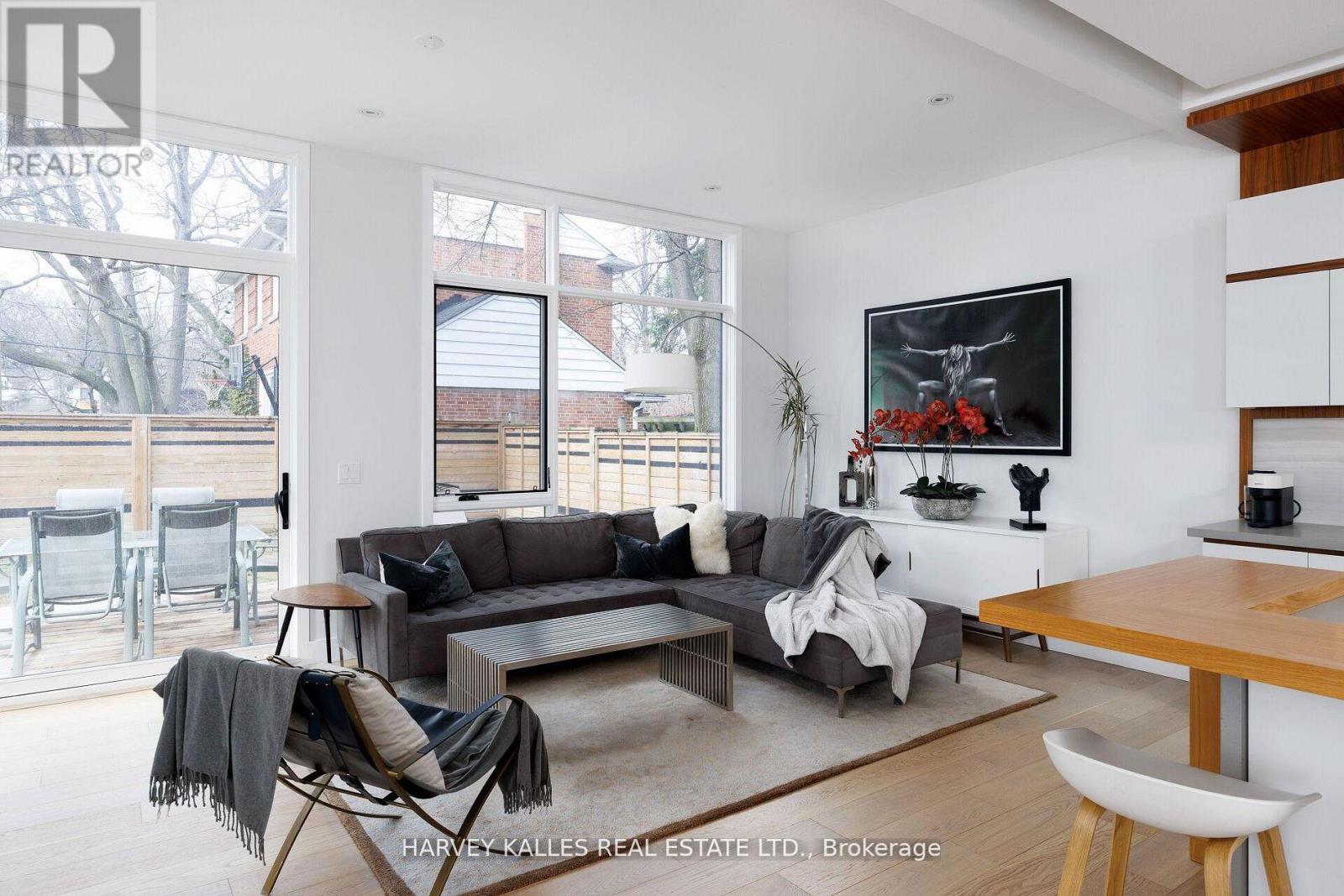 43 Ballacaine Drive, Toronto, Ontario  M8Y 4B1 - Photo 15 - W13029896