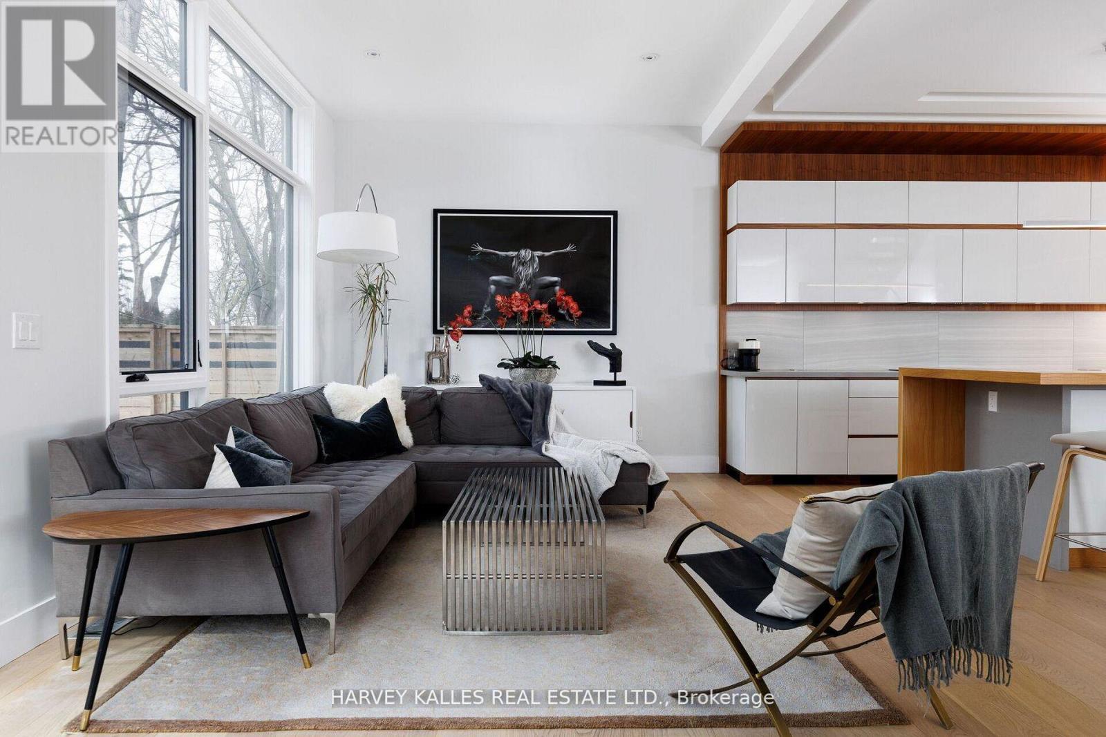 43 Ballacaine Drive, Toronto, Ontario  M8Y 4B1 - Photo 16 - W13029896