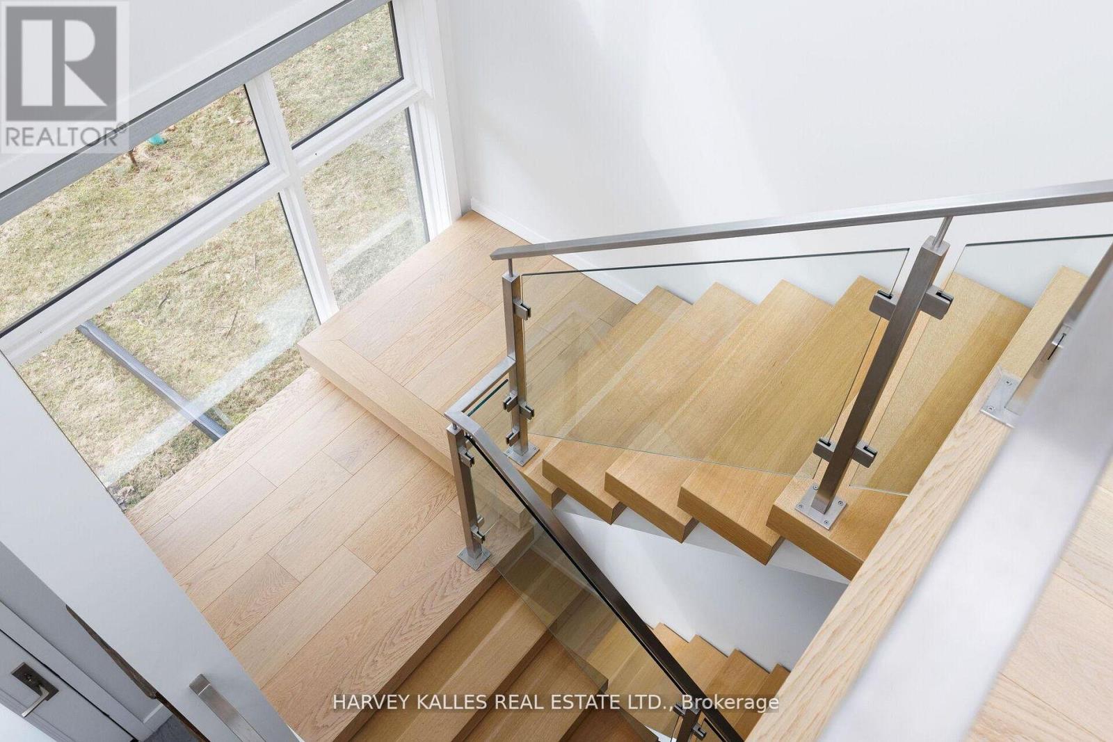 43 Ballacaine Drive, Toronto, Ontario  M8Y 4B1 - Photo 28 - W13029896