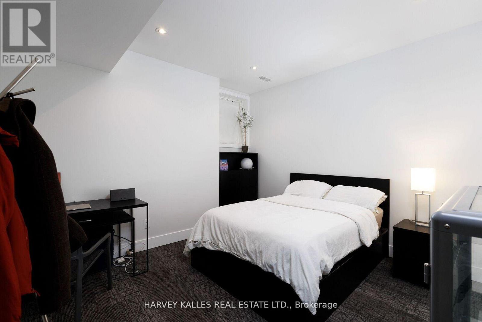 43 Ballacaine Drive, Toronto, Ontario  M8Y 4B1 - Photo 46 - W13029896