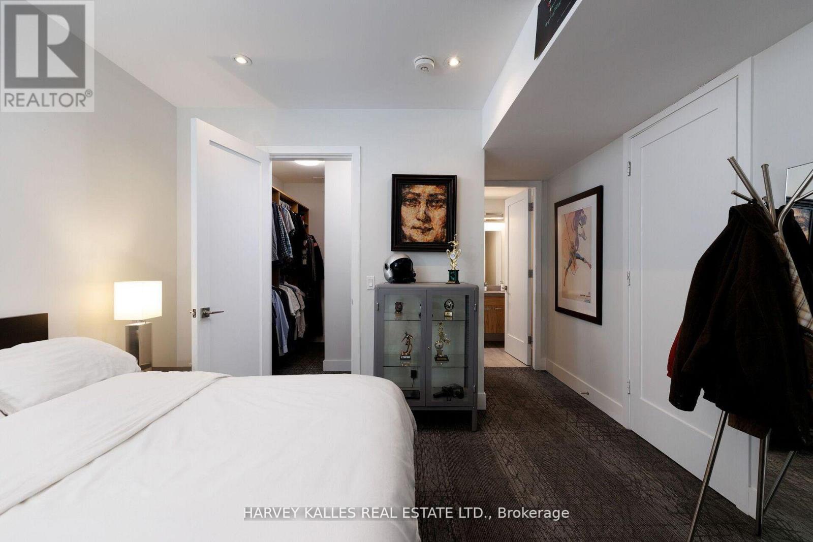 43 Ballacaine Drive, Toronto, Ontario  M8Y 4B1 - Photo 47 - W13029896