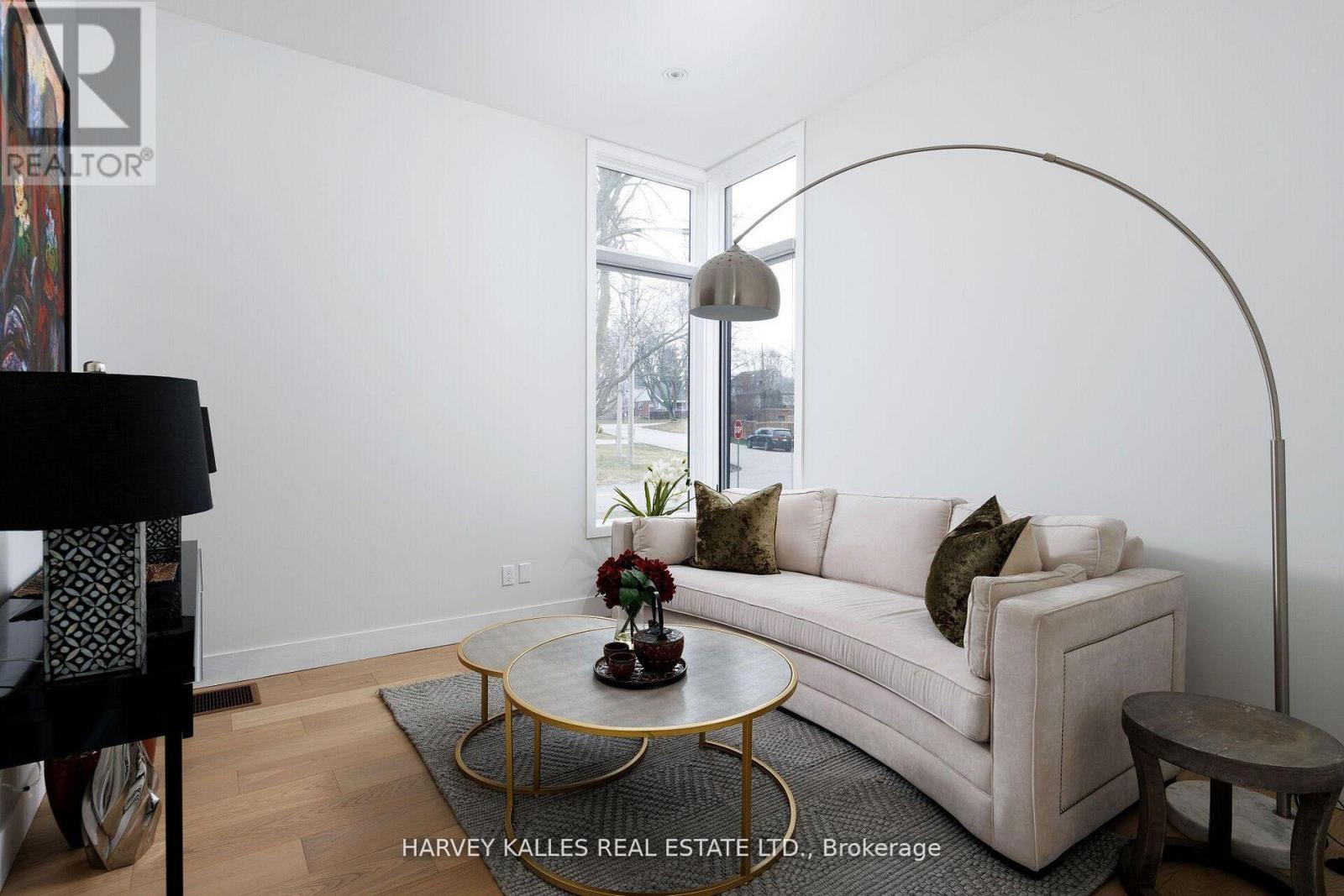 43 Ballacaine Drive, Toronto, Ontario  M8Y 4B1 - Photo 6 - W13029896