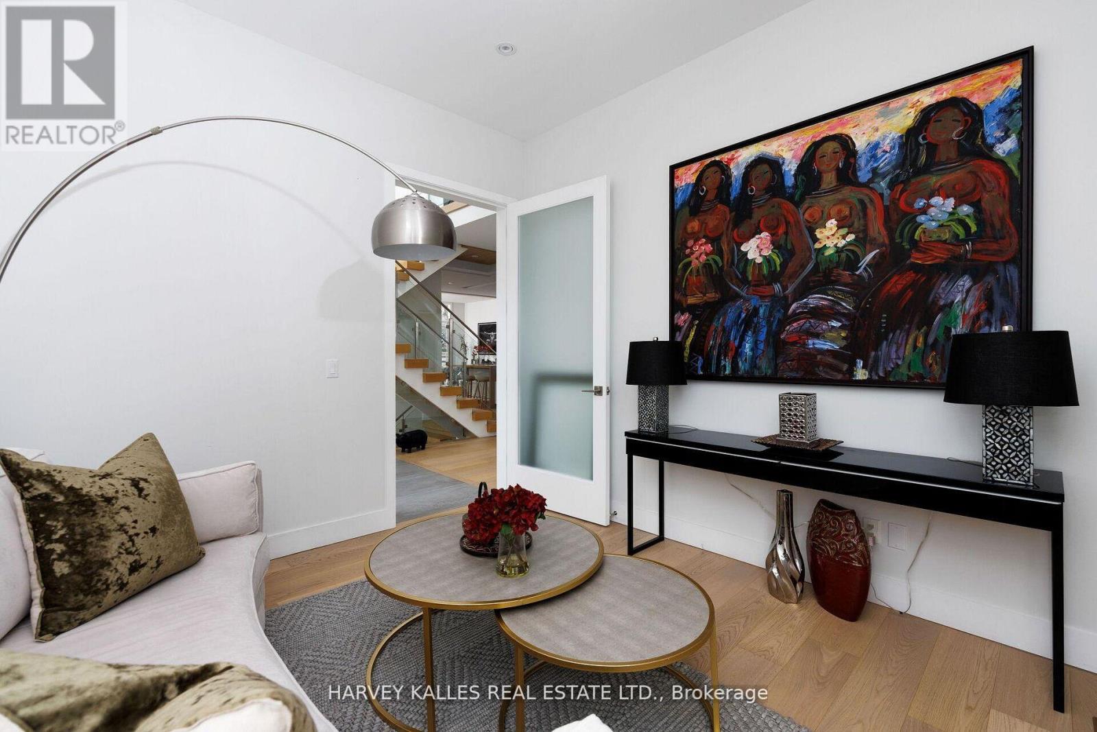 43 Ballacaine Drive, Toronto, Ontario  M8Y 4B1 - Photo 7 - W13029896