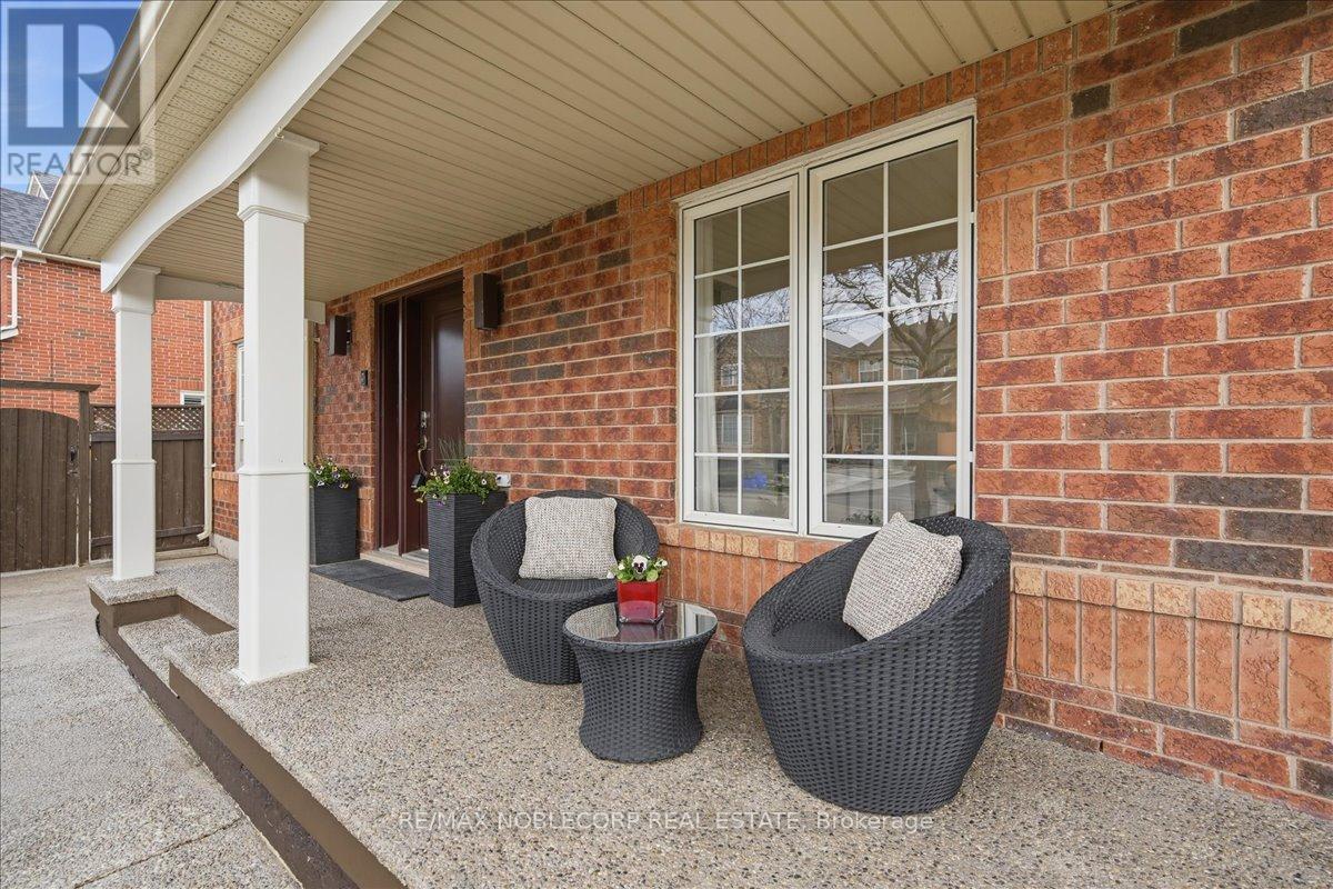 855 Luxton Drive, Milton, Ontario  L9T 6Y3 - Photo 6 - W13029910