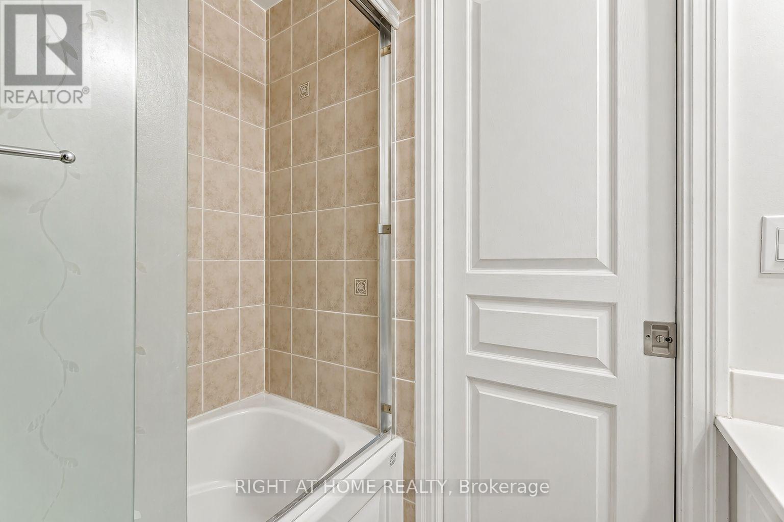 1909 - 3939 Duke Of York Boulevard, Mississauga, Ontario  L5B 4N2 - Photo 15 - W13030022