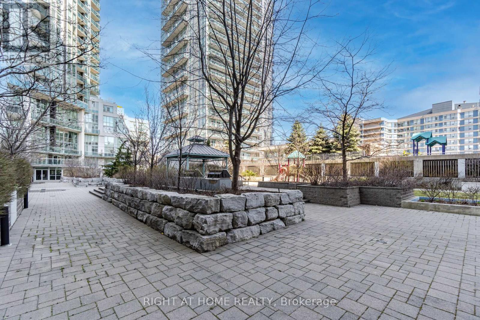 1909 - 3939 Duke Of York Boulevard, Mississauga, Ontario  L5B 4N2 - Photo 30 - W13030022