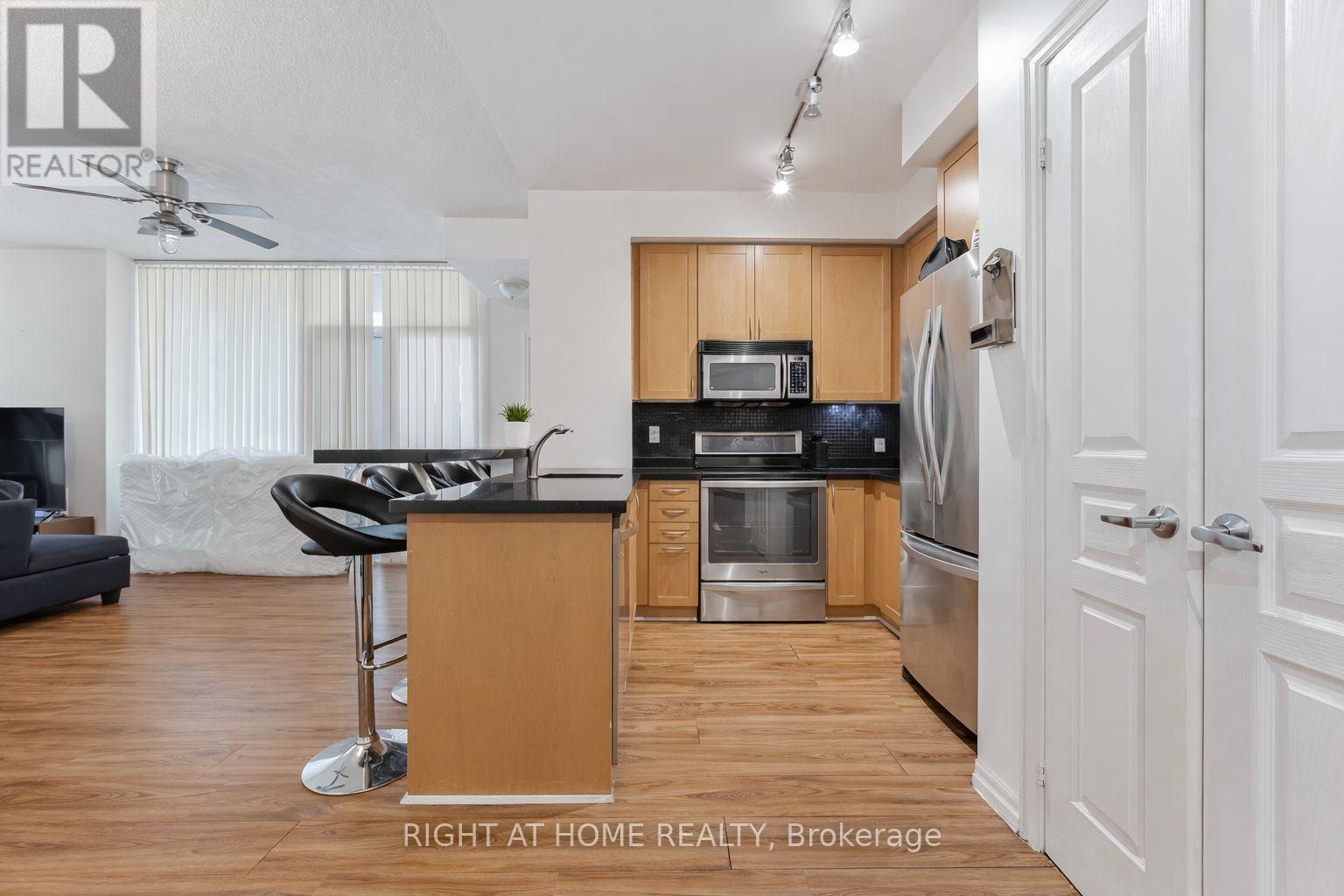 1909 - 3939 Duke Of York Boulevard, Mississauga, Ontario  L5B 4N2 - Photo 7 - W13030022