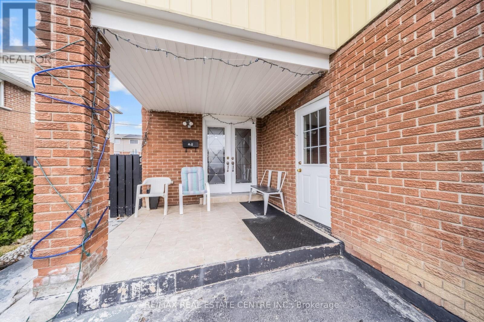 48 Horne Drive, Brampton, Ontario  L6V 2V3 - Photo 4 - W13030054