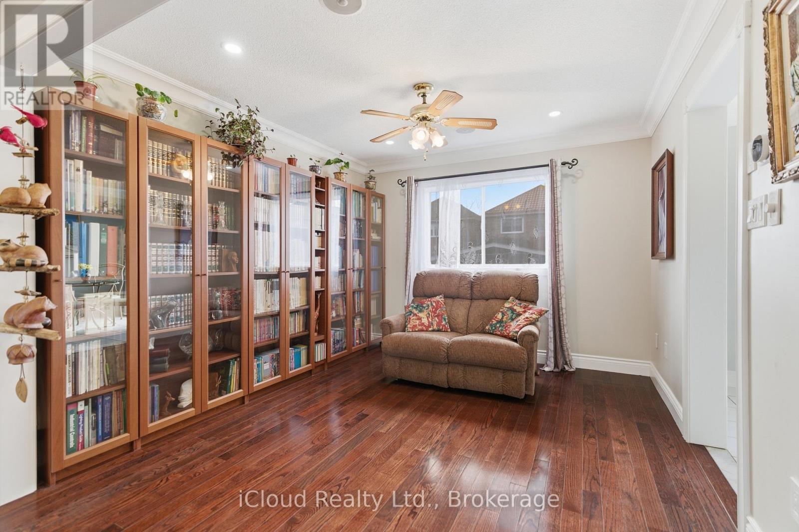 7389 Sandhurst Drive, Mississauga, Ontario  L5N 7G6 - Photo 10 - W13030066