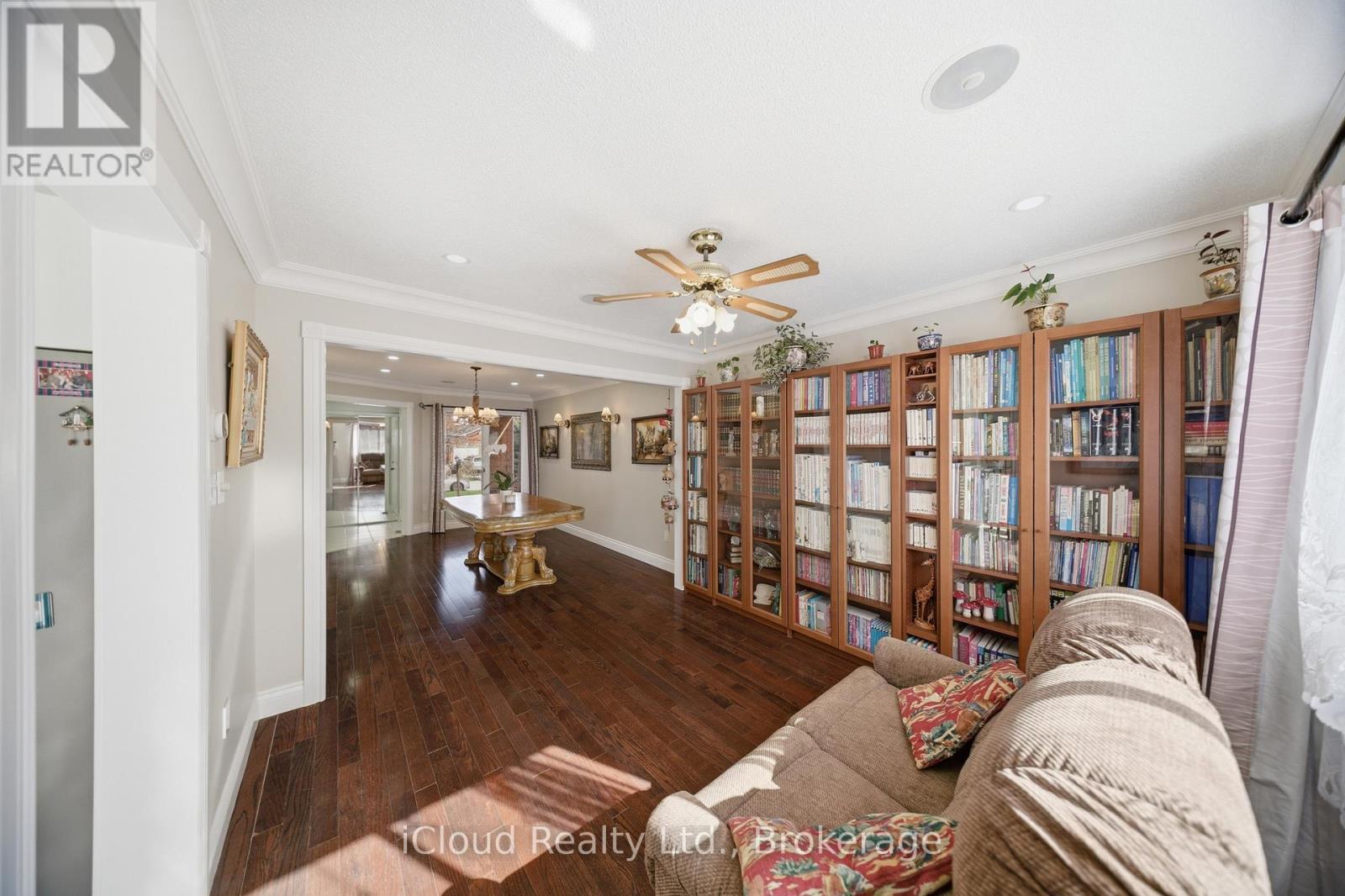 7389 Sandhurst Drive, Mississauga, Ontario  L5N 7G6 - Photo 12 - W13030066