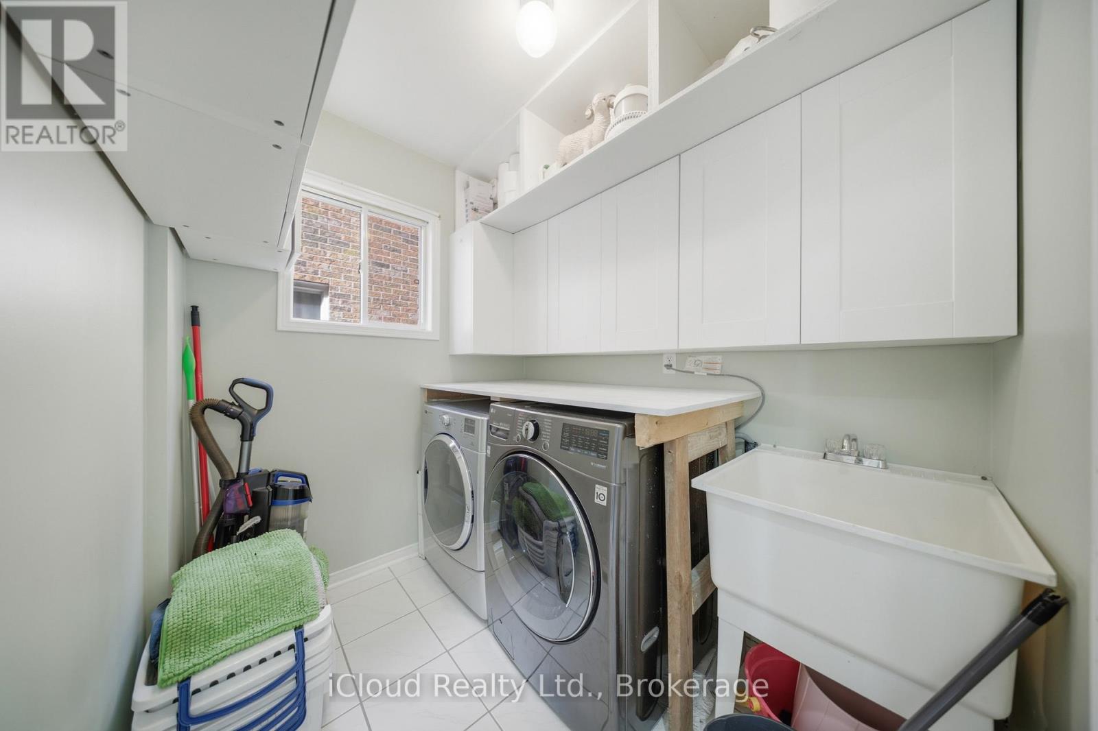 7389 Sandhurst Drive, Mississauga, Ontario  L5N 7G6 - Photo 19 - W13030066