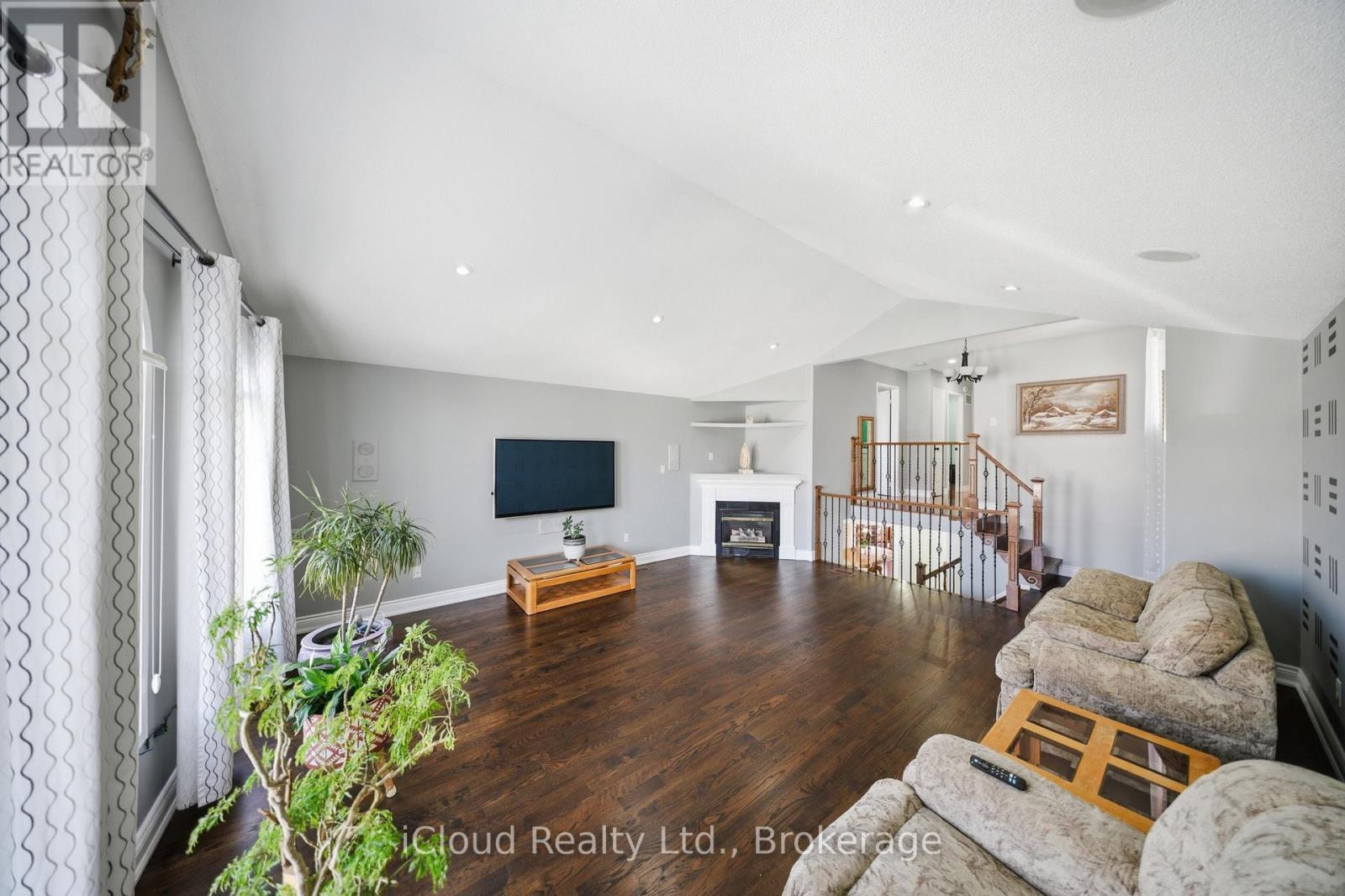 7389 Sandhurst Drive, Mississauga, Ontario  L5N 7G6 - Photo 22 - W13030066