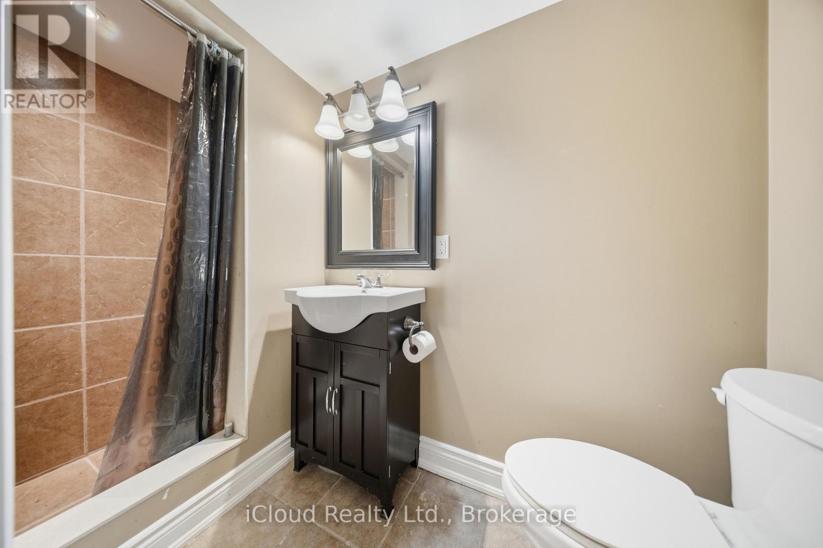 7389 Sandhurst Drive, Mississauga, Ontario  L5N 7G6 - Photo 38 - W13030066