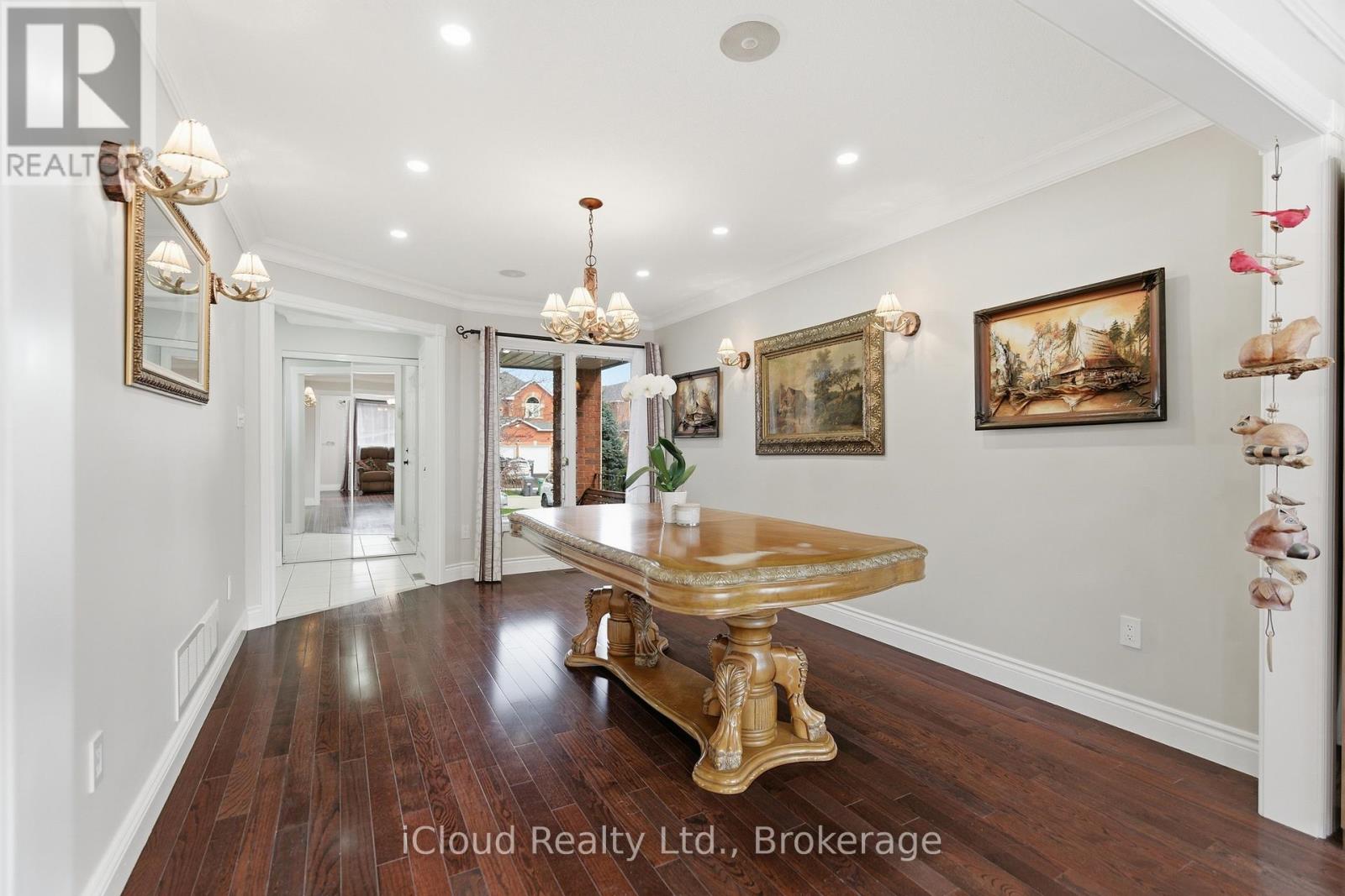 7389 Sandhurst Drive, Mississauga, Ontario  L5N 7G6 - Photo 9 - W13030066