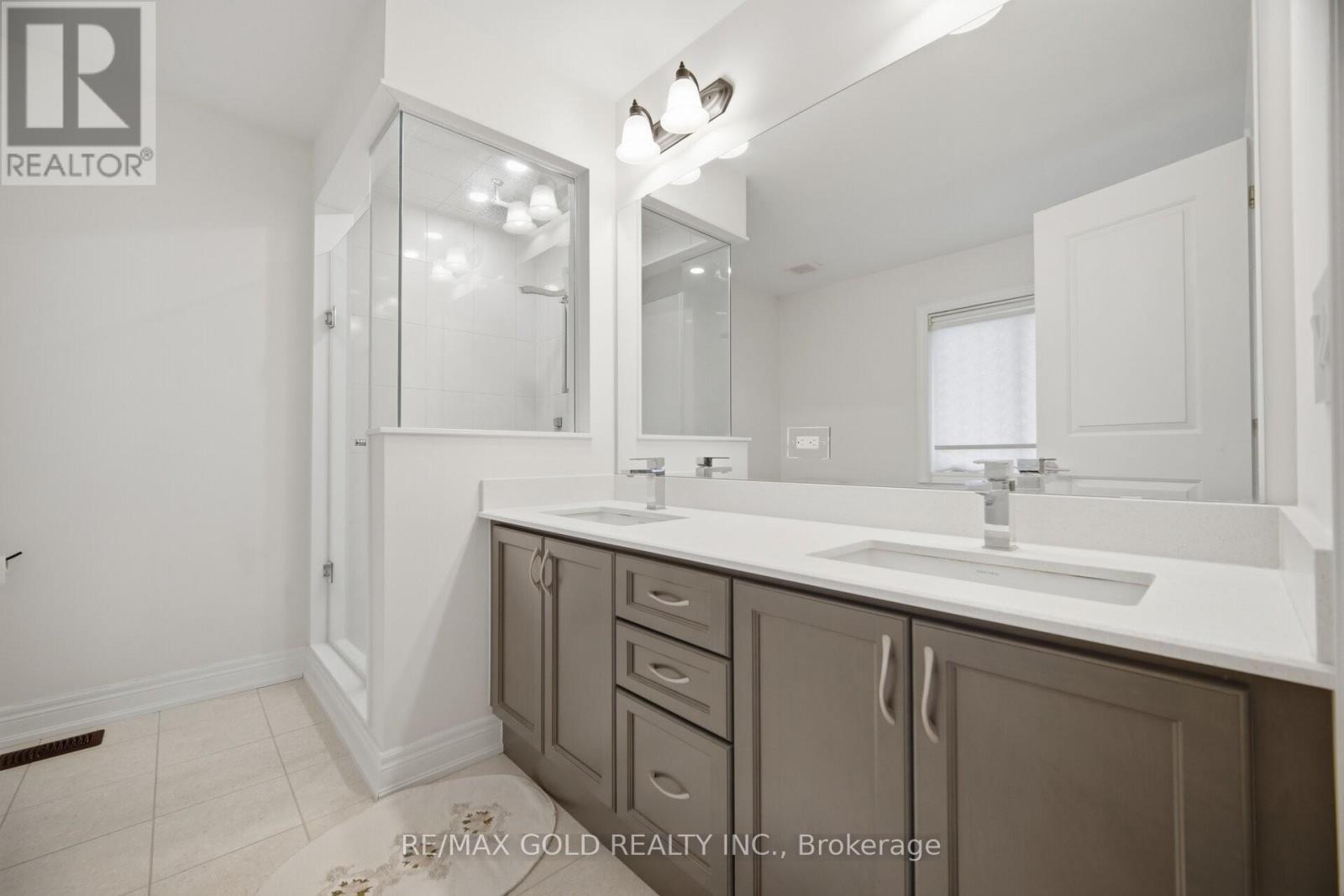 11 Sinatra Street, Brampton, Ontario  L6R 4B3 - Photo 14 - W13030080