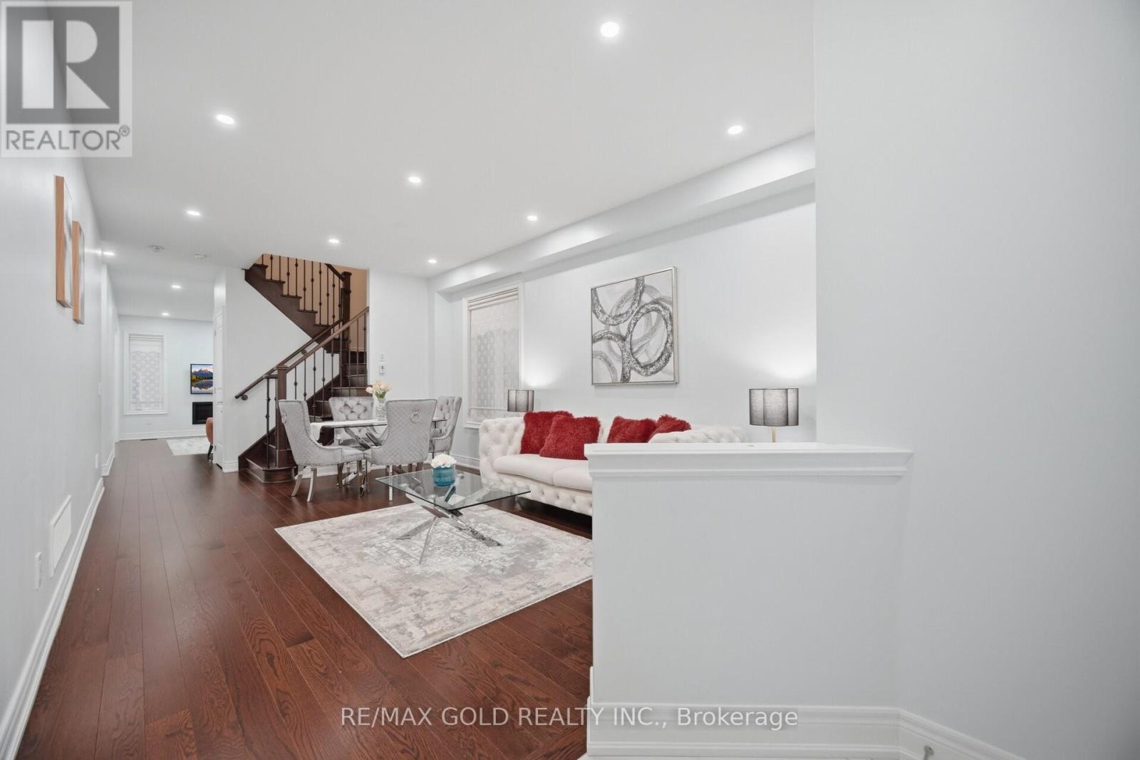 11 Sinatra Street, Brampton, Ontario  L6R 4B3 - Photo 2 - W13030080