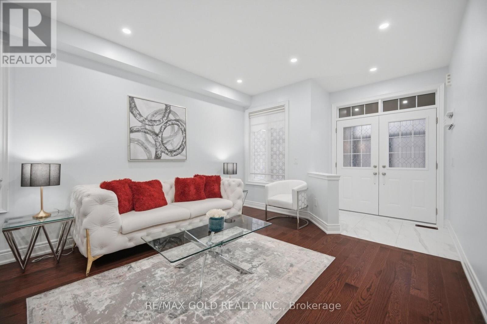 11 Sinatra Street, Brampton, Ontario  L6R 4B3 - Photo 3 - W13030080