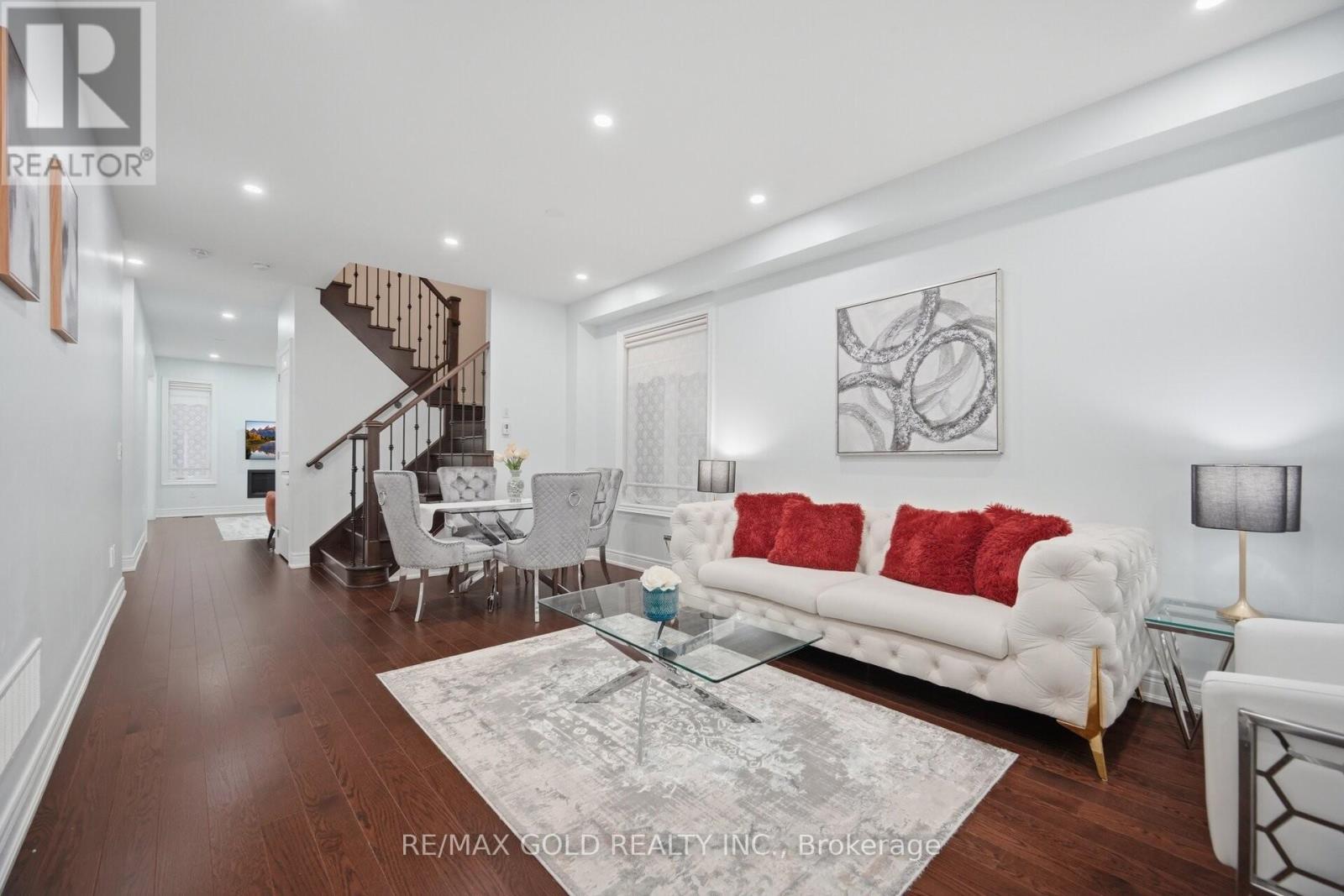 11 Sinatra Street, Brampton, Ontario  L6R 4B3 - Photo 4 - W13030080