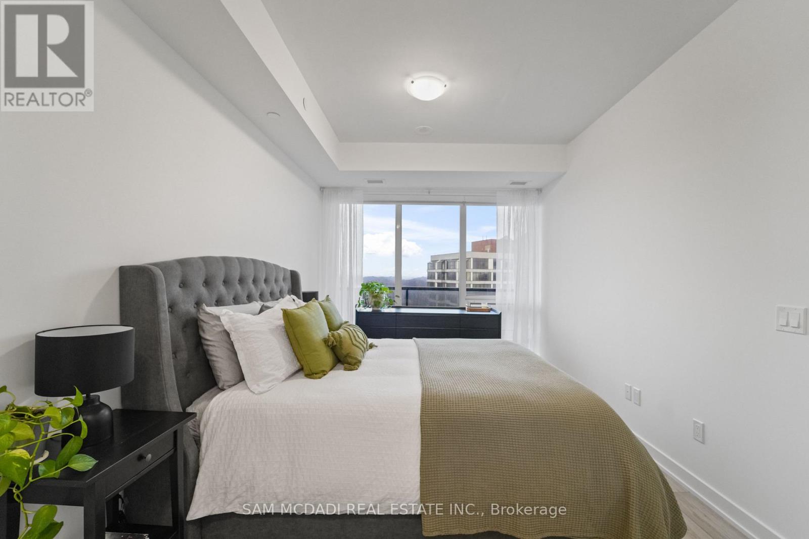 1403 - 1035 Southdown Road, Mississauga, Ontario  L5J 0A2 - Photo 18 - W13030104