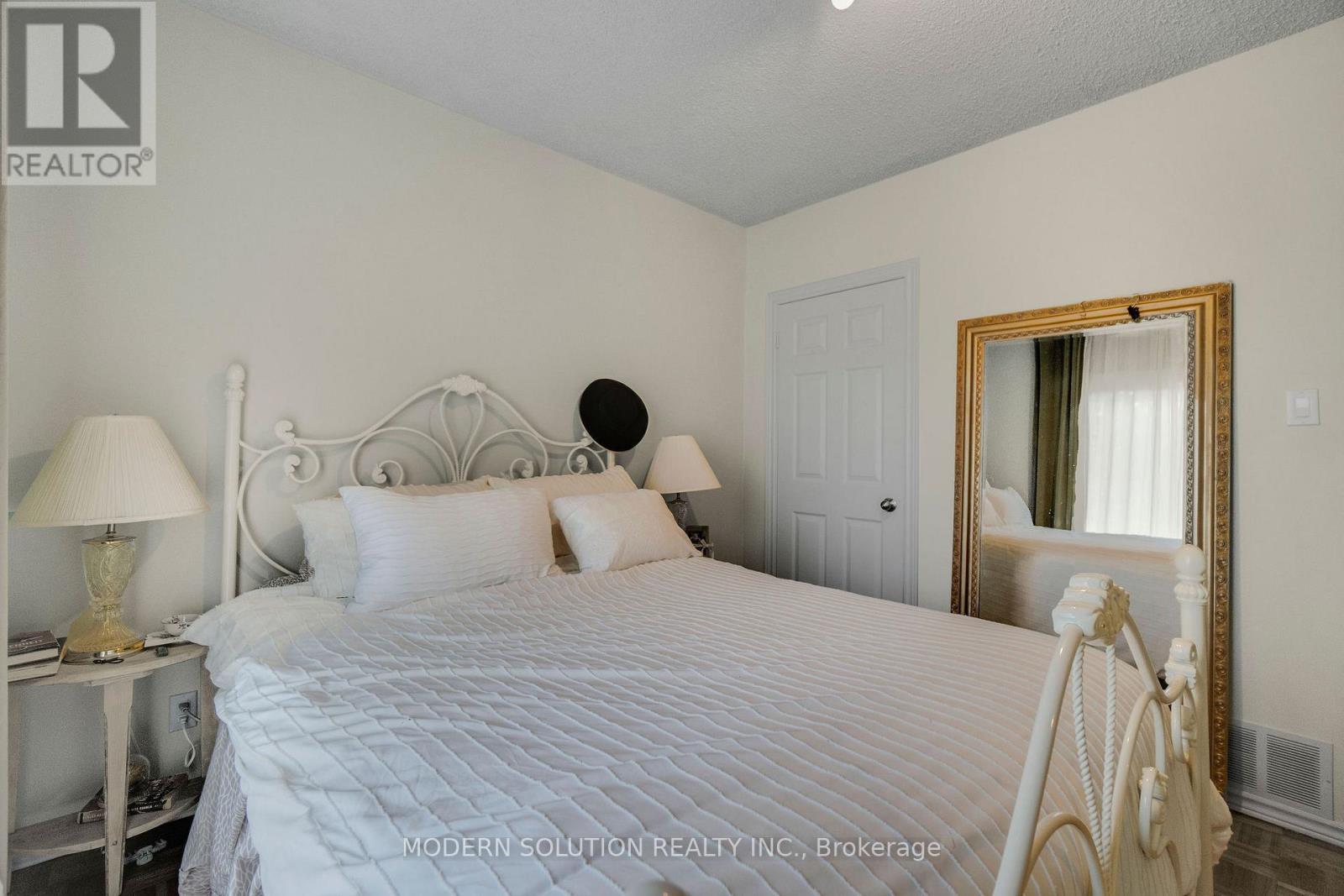 5a Dynevor Road, Toronto, Ontario  M6E 3W7 - Photo 19 - W13030106