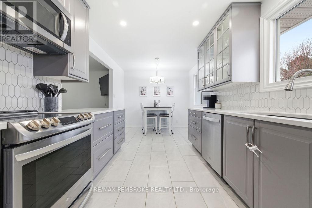 34 John Street, Petawawa, Ontario  K8H 1S7 - Photo 15 - X13030142