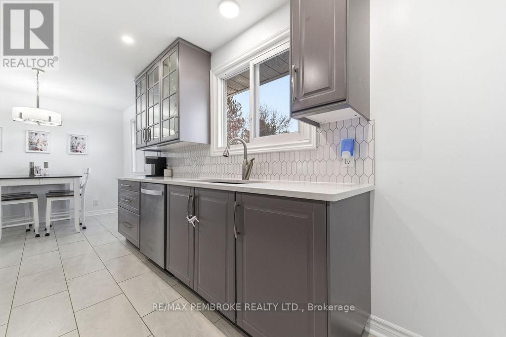 34 John Street, Petawawa, Ontario  K8H 1S7 - Photo 16 - X13030142