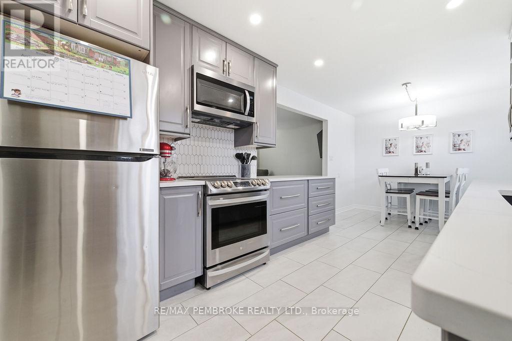 34 John Street, Petawawa, Ontario  K8H 1S7 - Photo 17 - X13030142