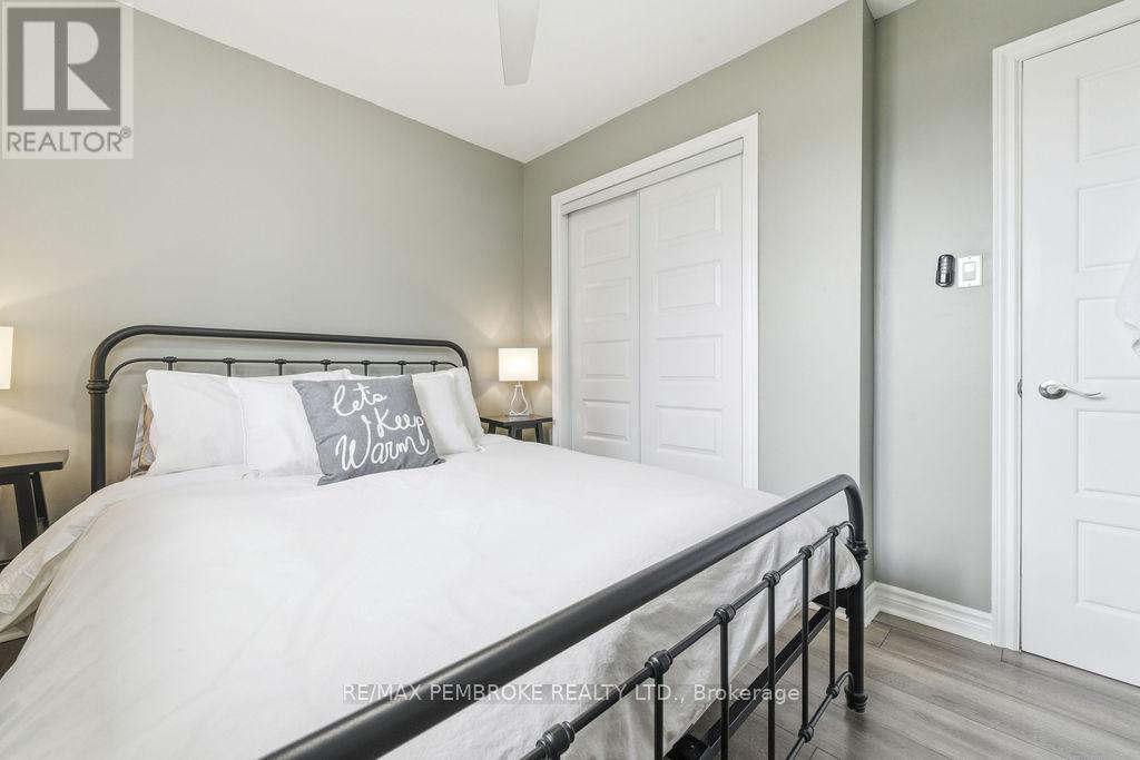 34 John Street, Petawawa, Ontario  K8H 1S7 - Photo 19 - X13030142