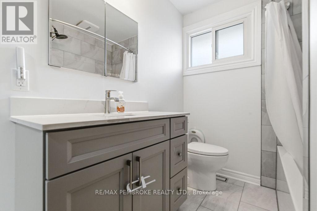 34 John Street, Petawawa, Ontario  K8H 1S7 - Photo 24 - X13030142