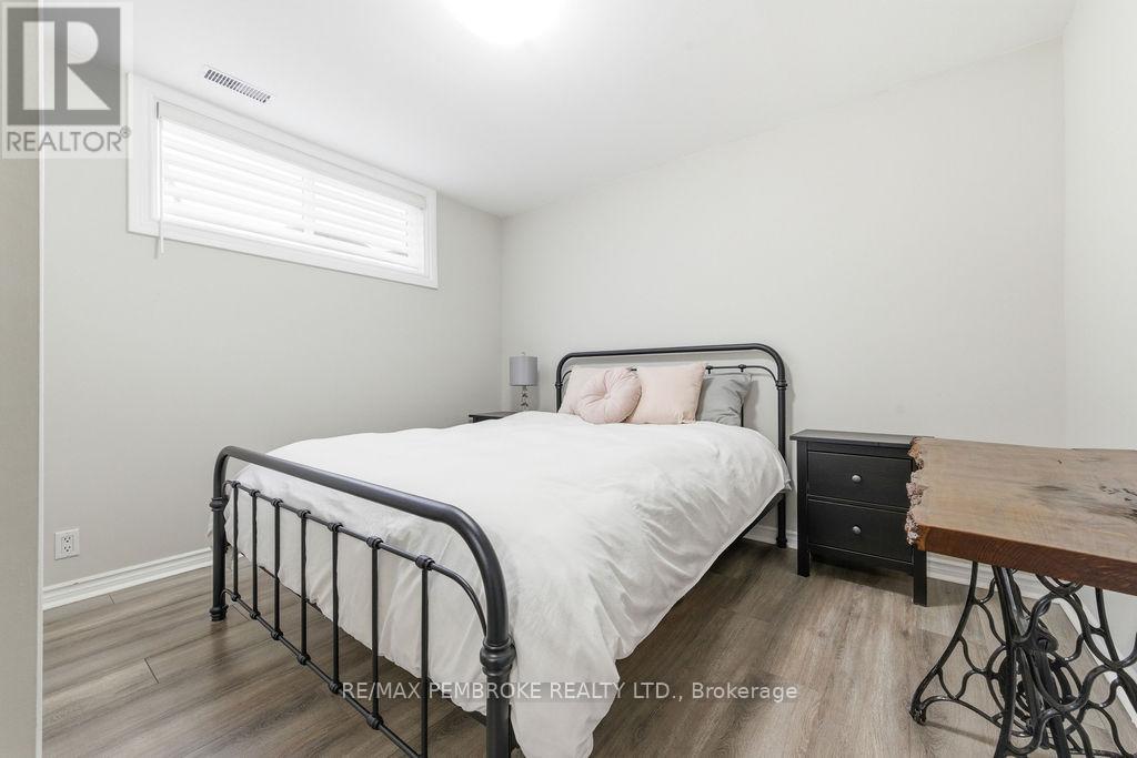 34 John Street, Petawawa, Ontario  K8H 1S7 - Photo 31 - X13030142