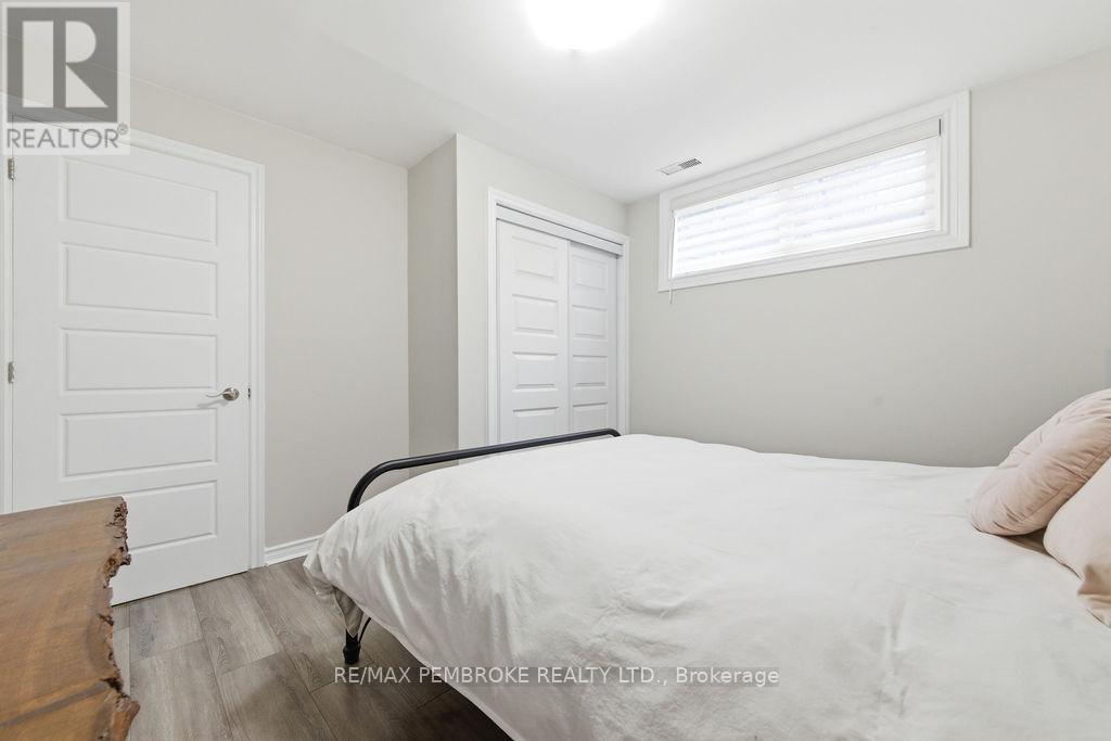 34 John Street, Petawawa, Ontario  K8H 1S7 - Photo 32 - X13030142