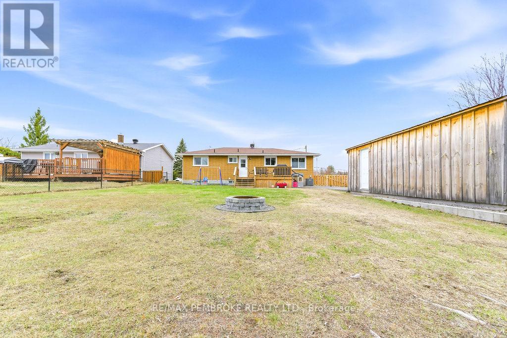 34 John Street, Petawawa, Ontario  K8H 1S7 - Photo 40 - X13030142