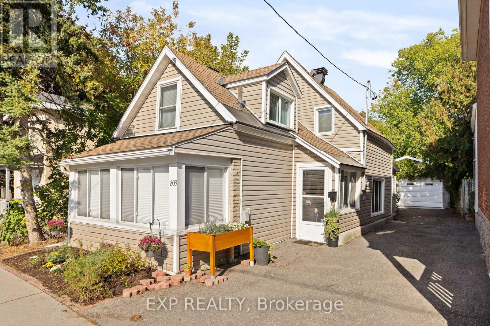 203 CARRUTHERS AVENUE, Ottawa, Ontario