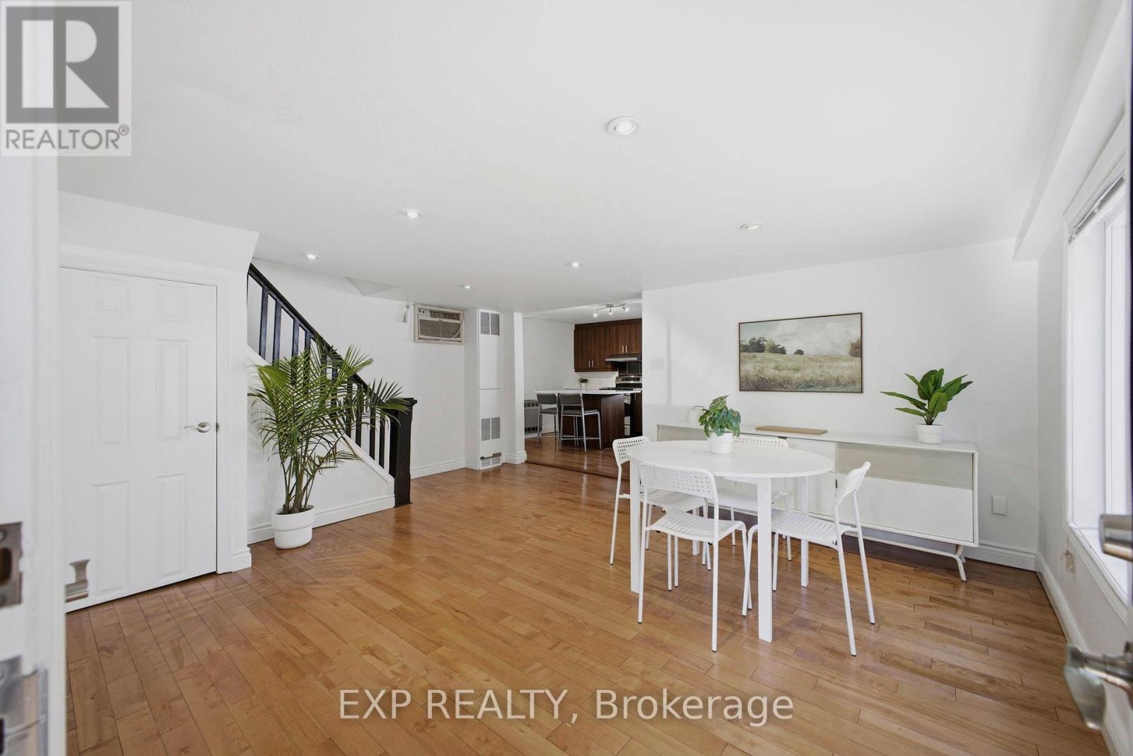 203 Carruthers Avenue, Ottawa, Ontario  K1Y 1N6 - Photo 3 - X13030198