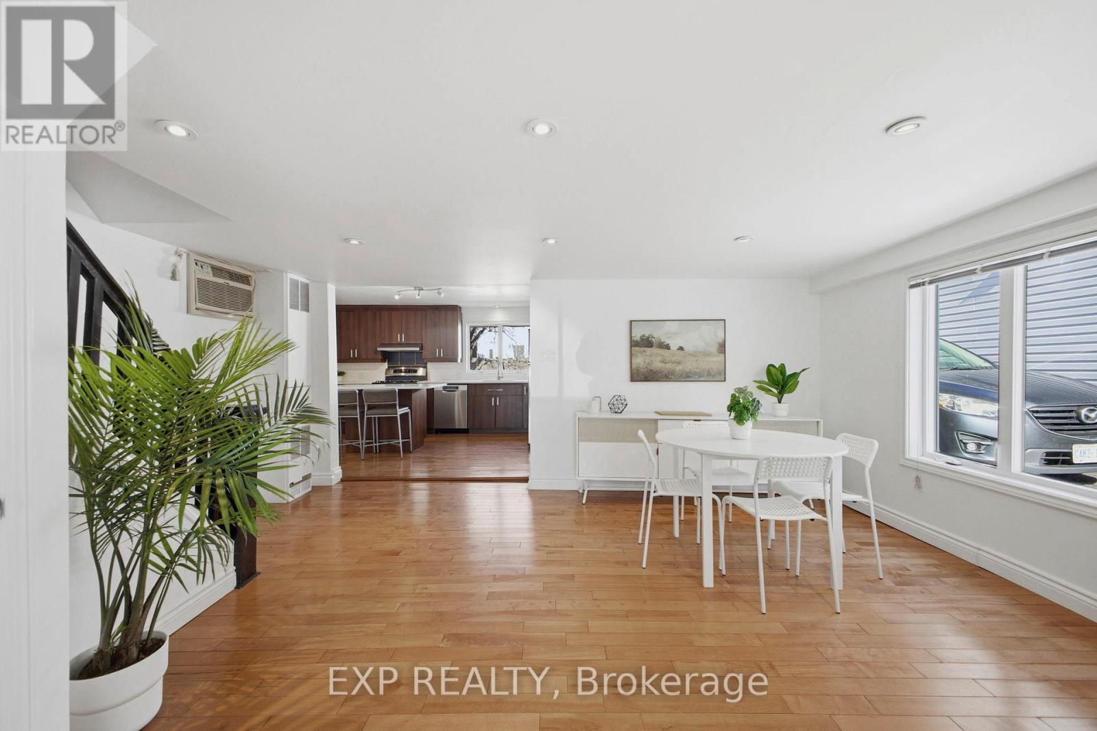 203 Carruthers Avenue, Ottawa, Ontario  K1Y 1N6 - Photo 5 - X13030198