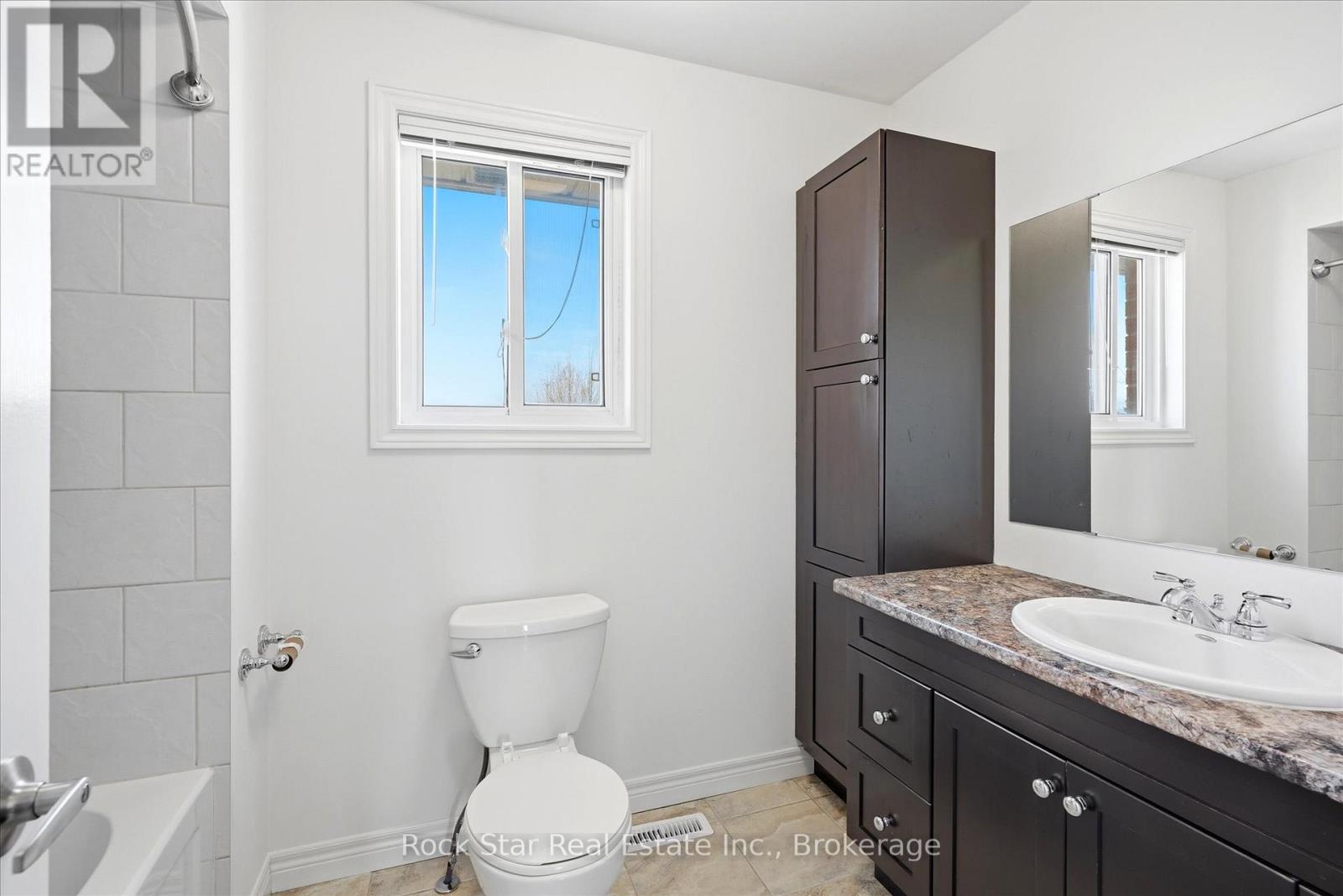 20 Knupp Road, Barrie (Edgehill Drive), Ontario  L4N 0P6 - Photo 15 - S13030248