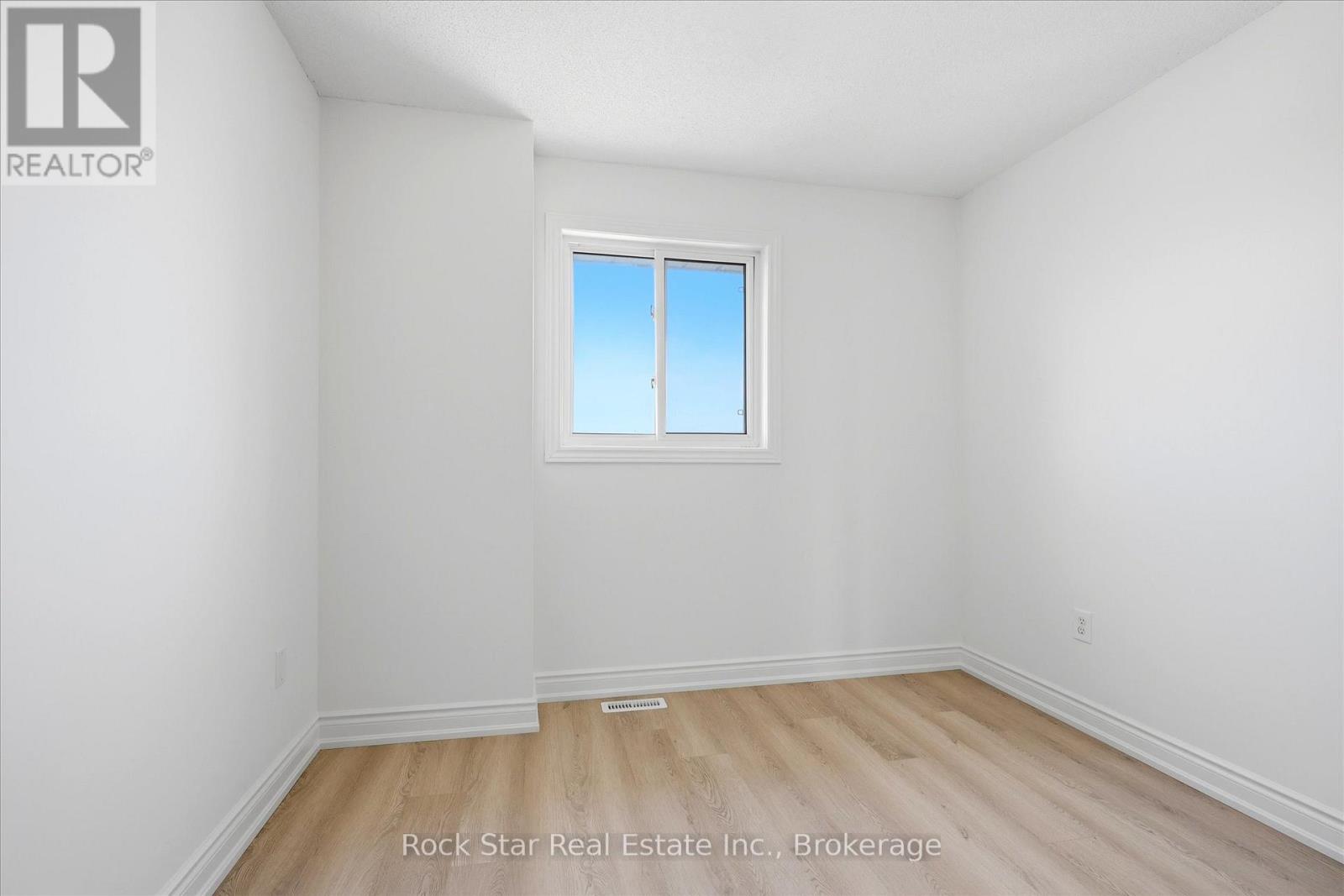 20 Knupp Road, Barrie (Edgehill Drive), Ontario  L4N 0P6 - Photo 18 - S13030248