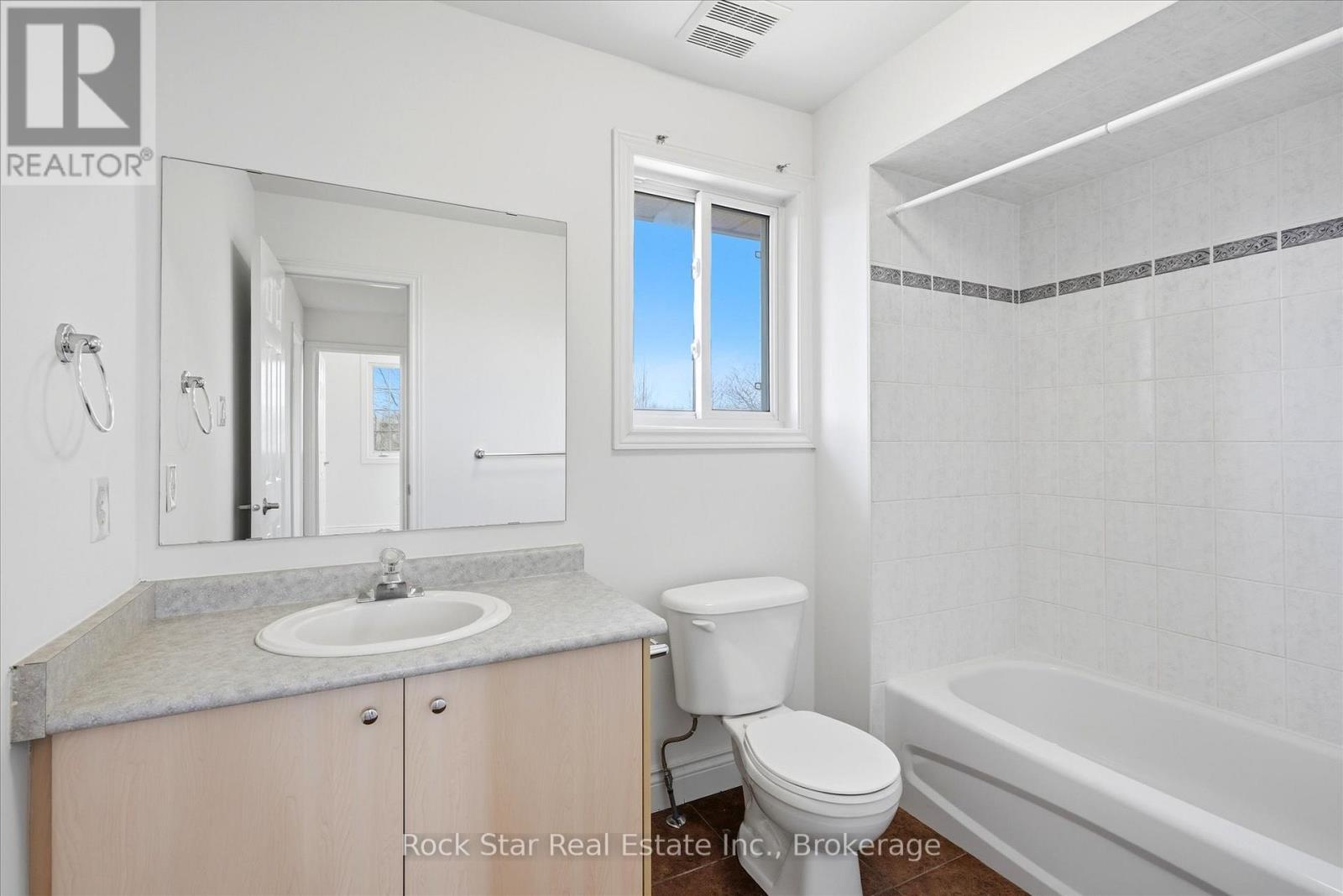 20 Knupp Road, Barrie (Edgehill Drive), Ontario  L4N 0P6 - Photo 19 - S13030248